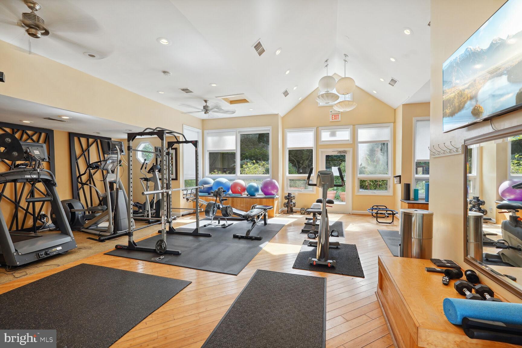 FOUR WINDS AT OAKTON - Residential