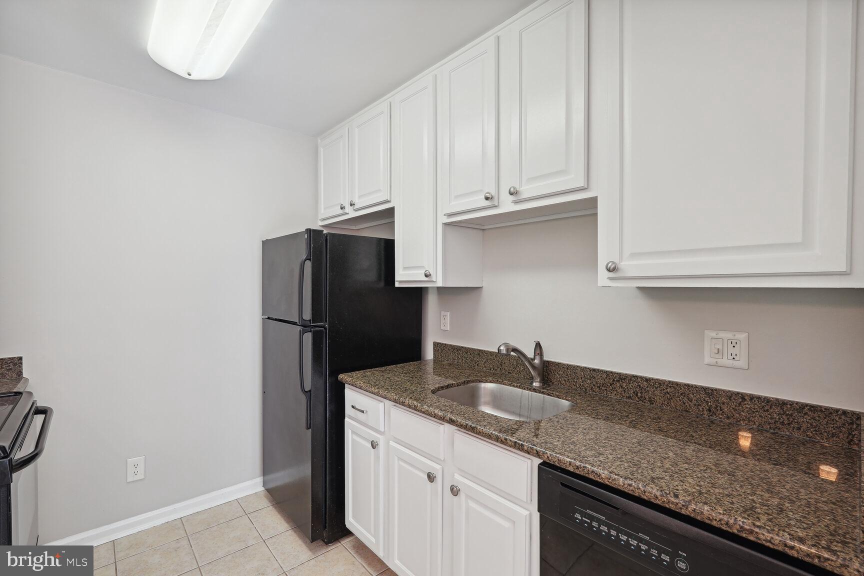 FOUR WINDS AT OAKTON - Residential