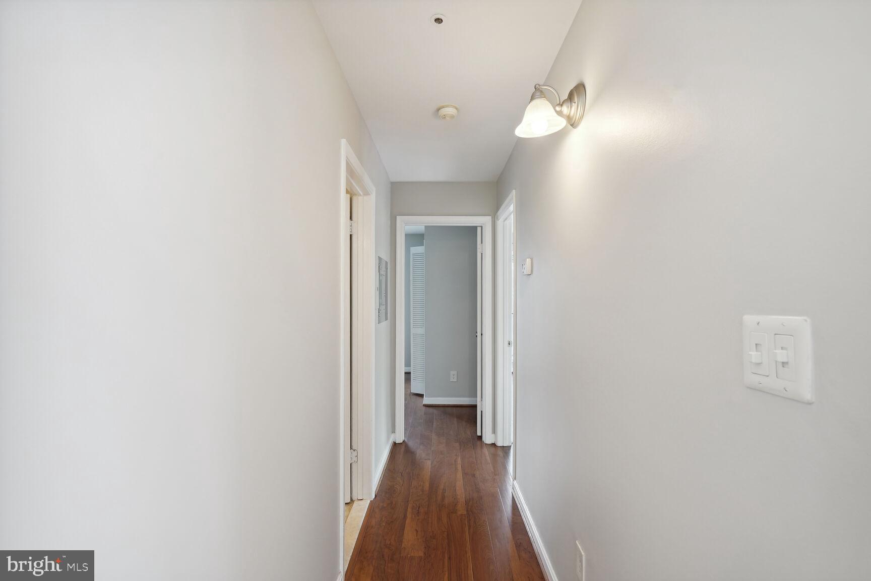 FOUR WINDS AT OAKTON - Residential