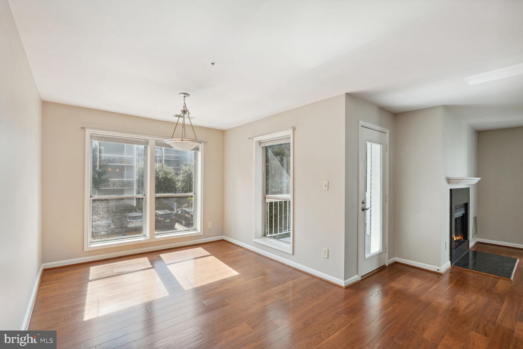 FOUR WINDS AT OAKTON - Residential