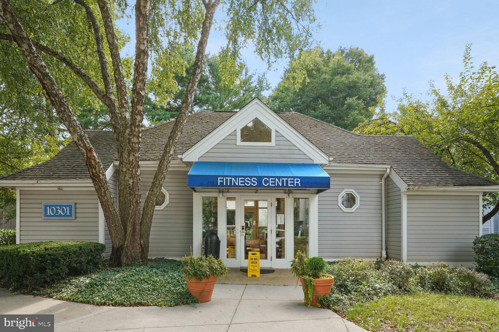 FOUR WINDS AT OAKTON - Residential