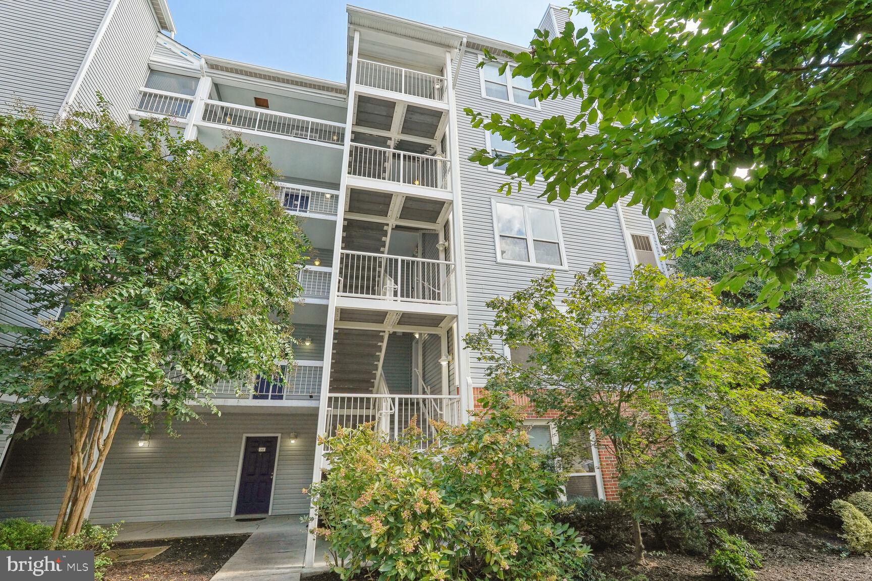 FOUR WINDS AT OAKTON - Residential