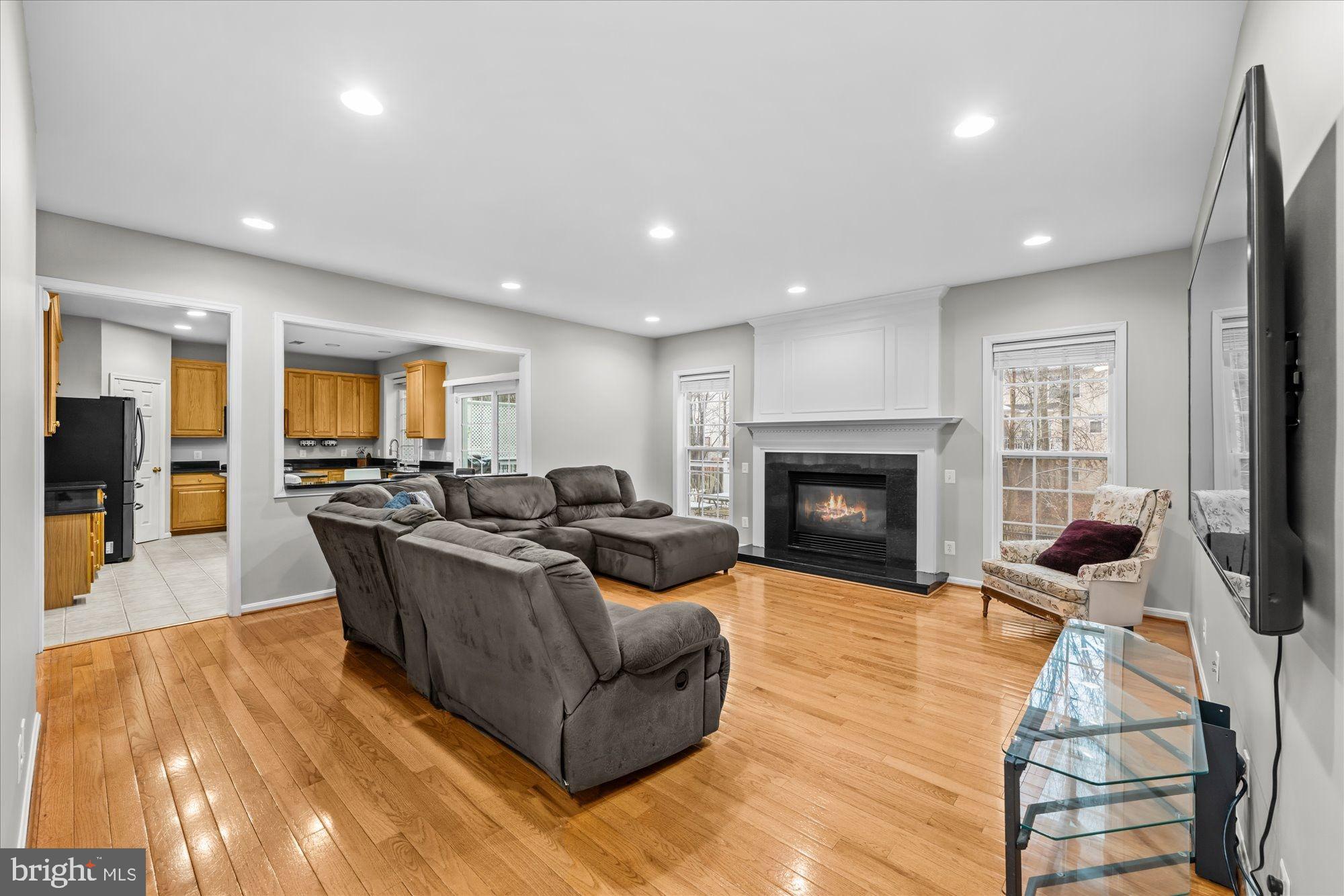 SOUTH RIDING - Residential