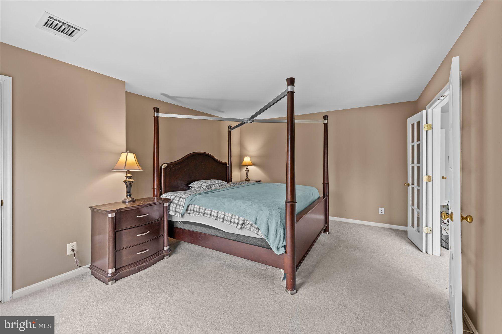 SOUTH RIDING - Residential