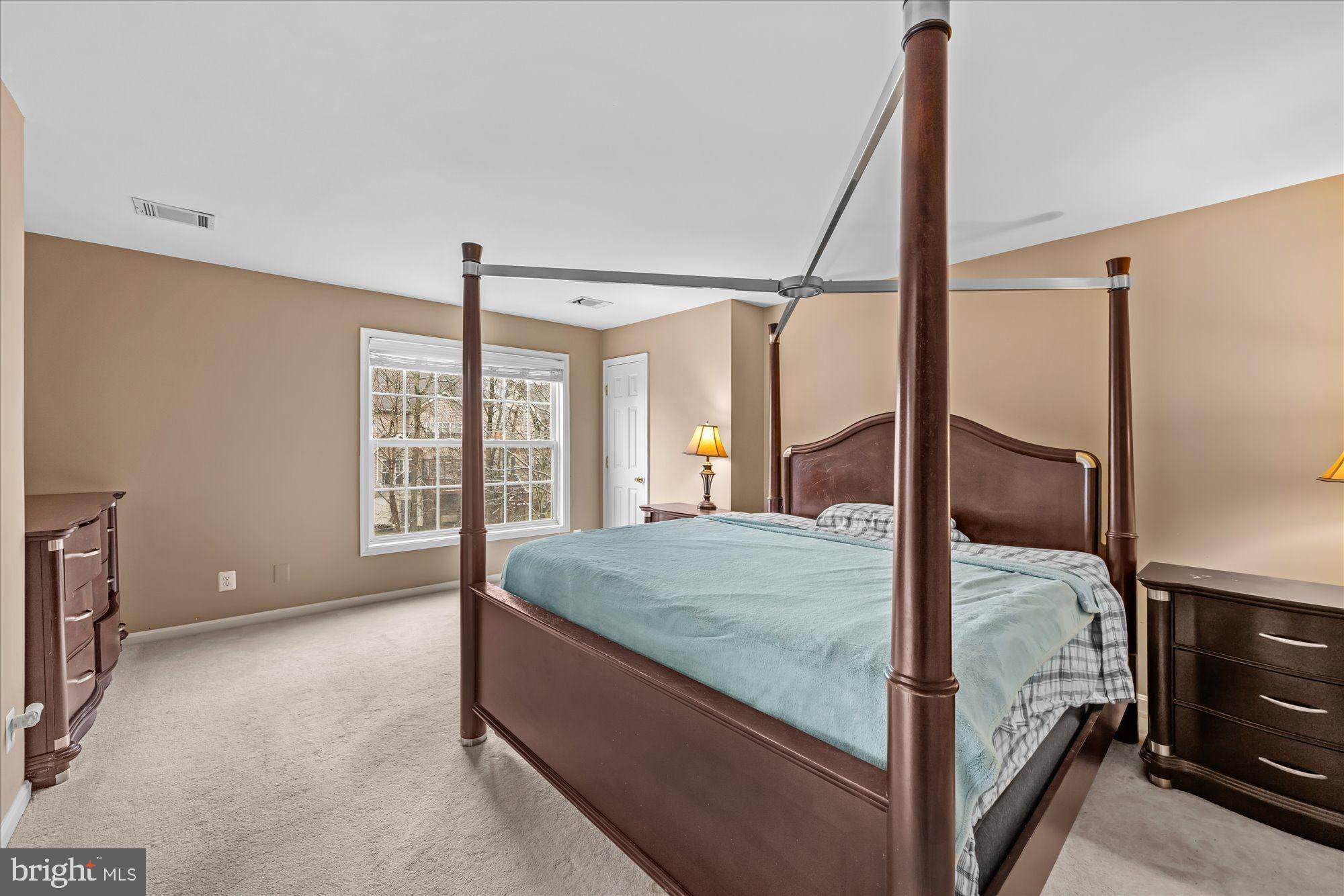 SOUTH RIDING - Residential