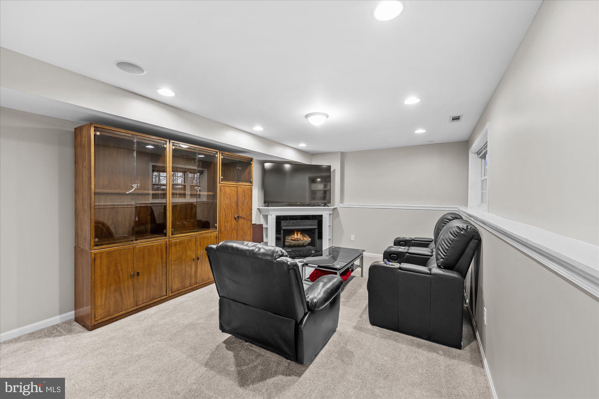 SOUTH RIDING - Residential