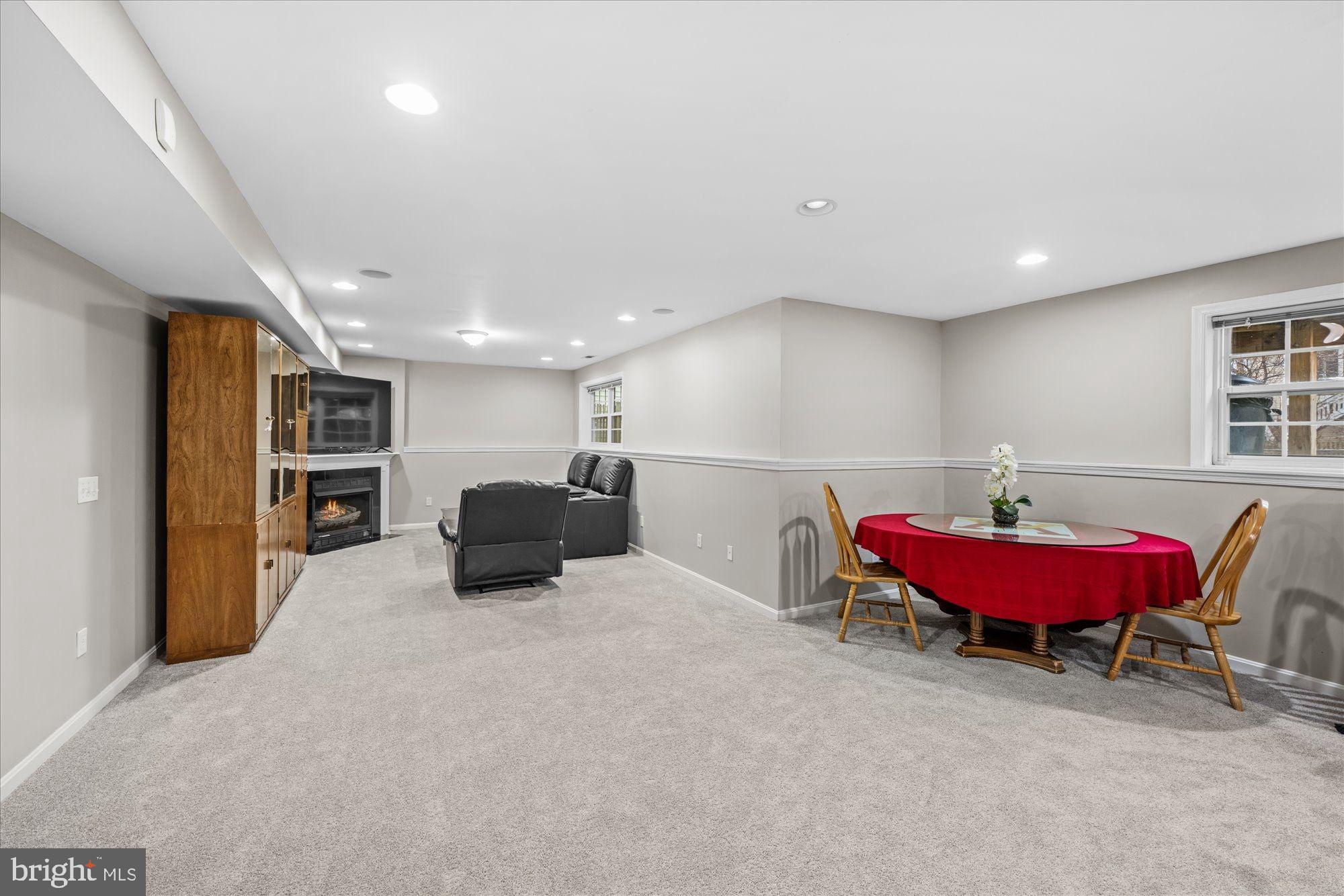 SOUTH RIDING - Residential