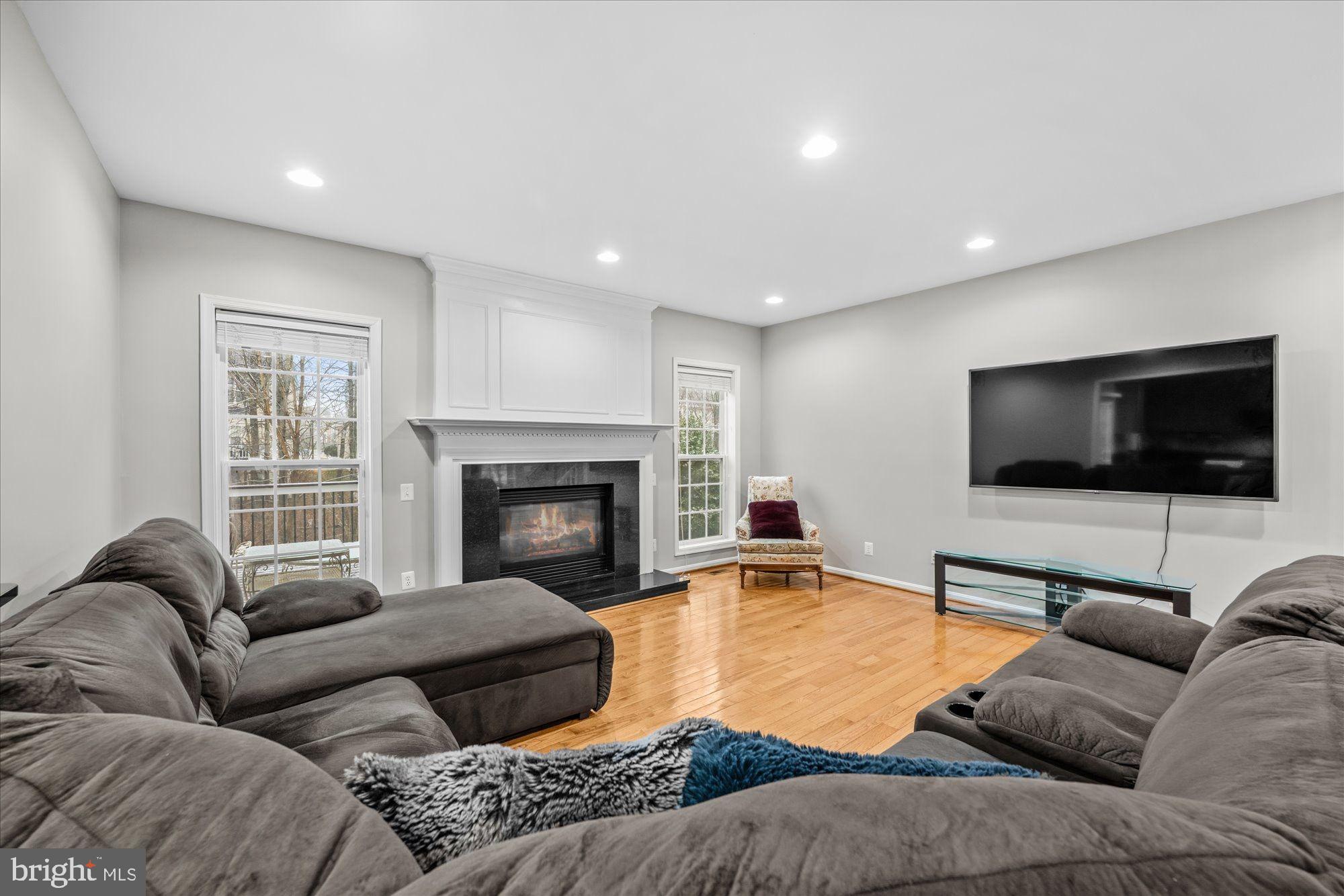 SOUTH RIDING - Residential