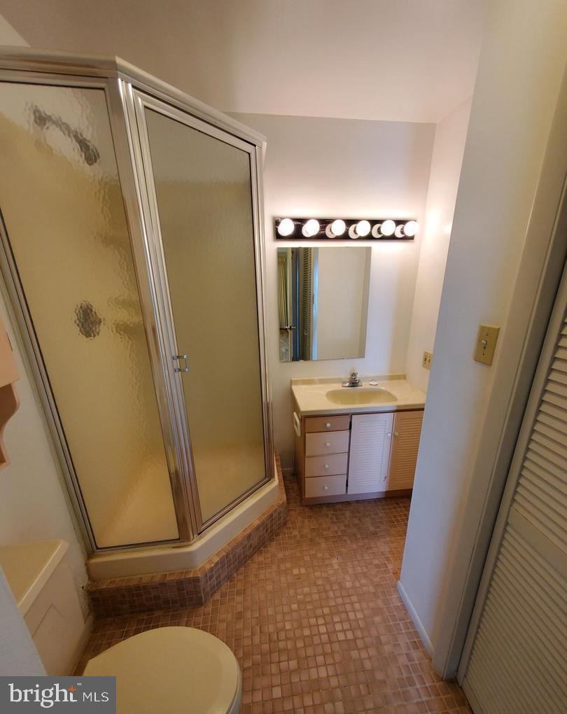 HUMMINGBIRD HILL - Residential Lease