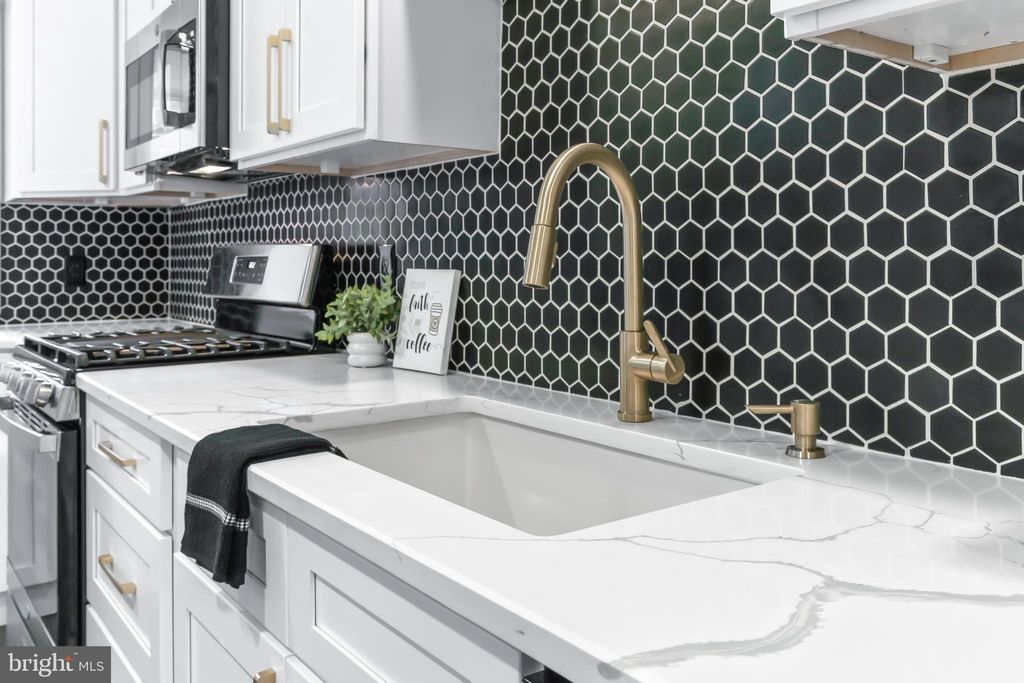 Photo of 522 N Mary Street, Lancaster, PA 17603 (MLS # PALA2049854)