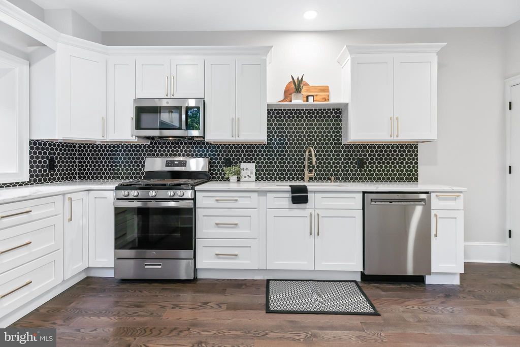 Photo of 522 N Mary Street, Lancaster, PA 17603 (MLS # PALA2049854)