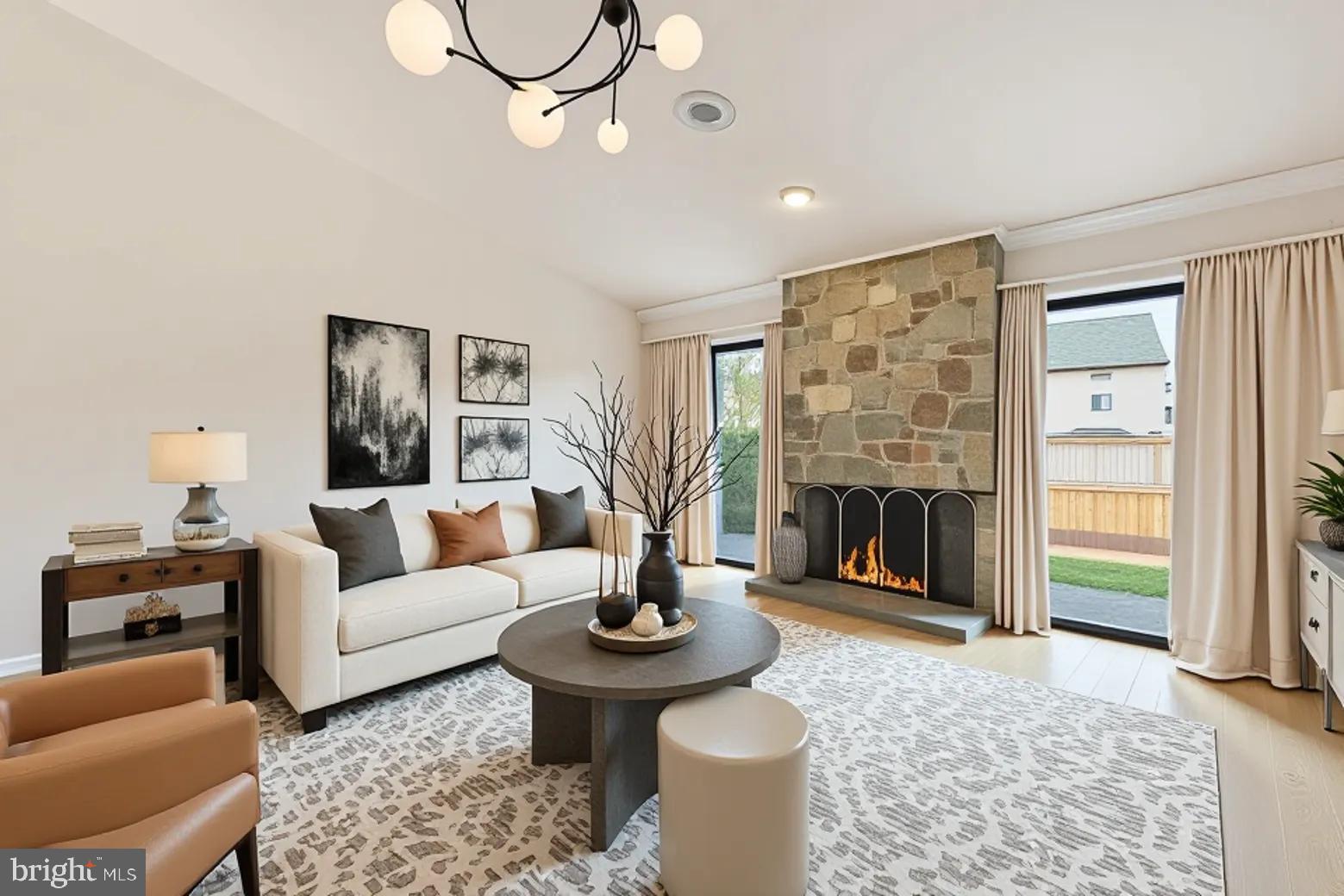 COUNTRY CLUB MANOR - Residential