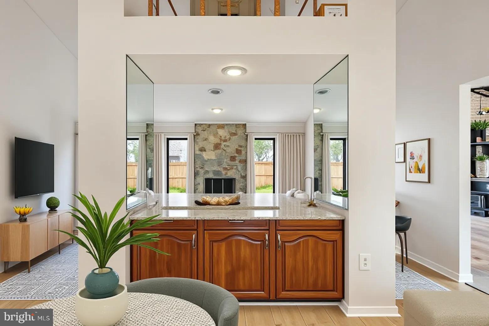 COUNTRY CLUB MANOR - Residential