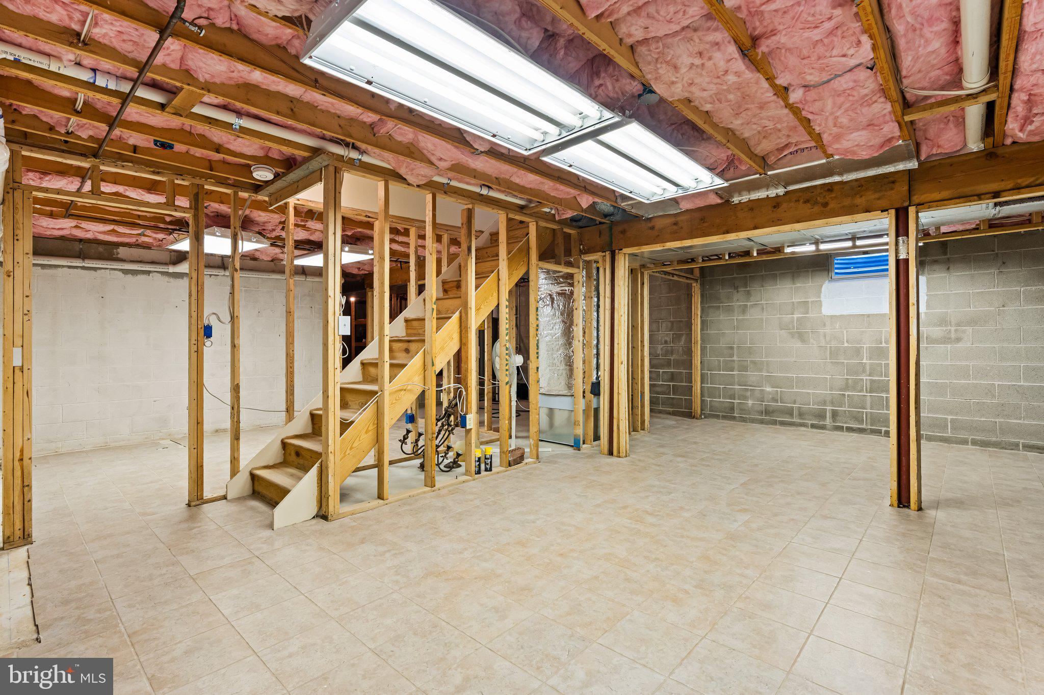 HUNTERS RUN - Residential