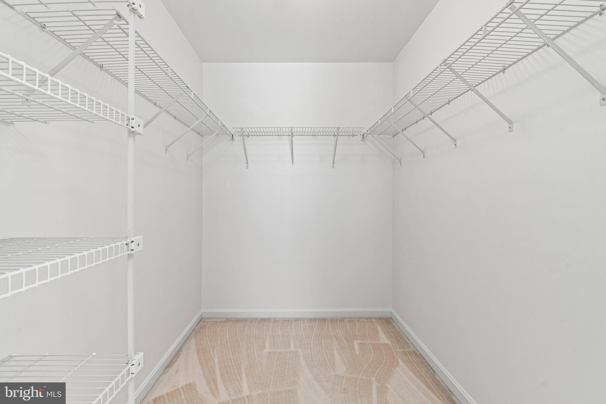 HUNTERS RUN - Residential