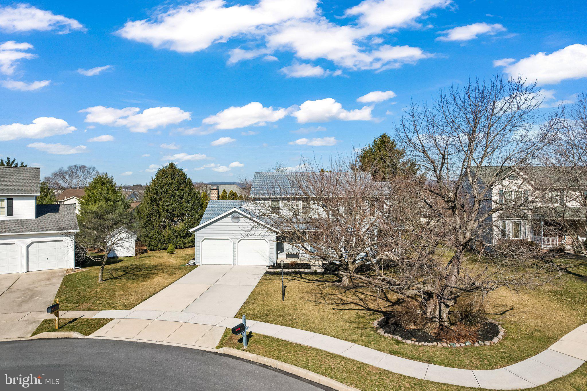 HUNTERS RUN - Residential