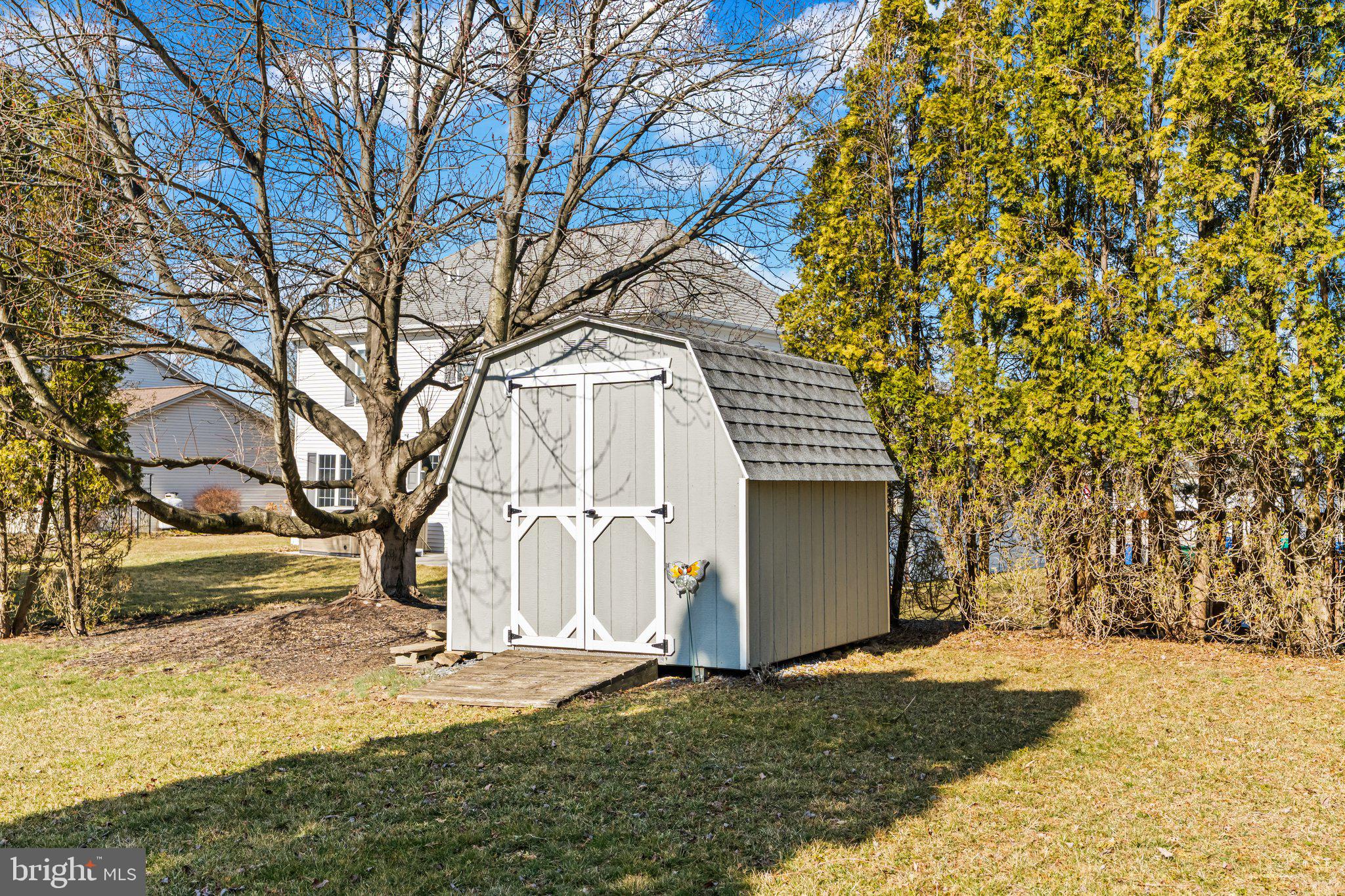 HUNTERS RUN - Residential