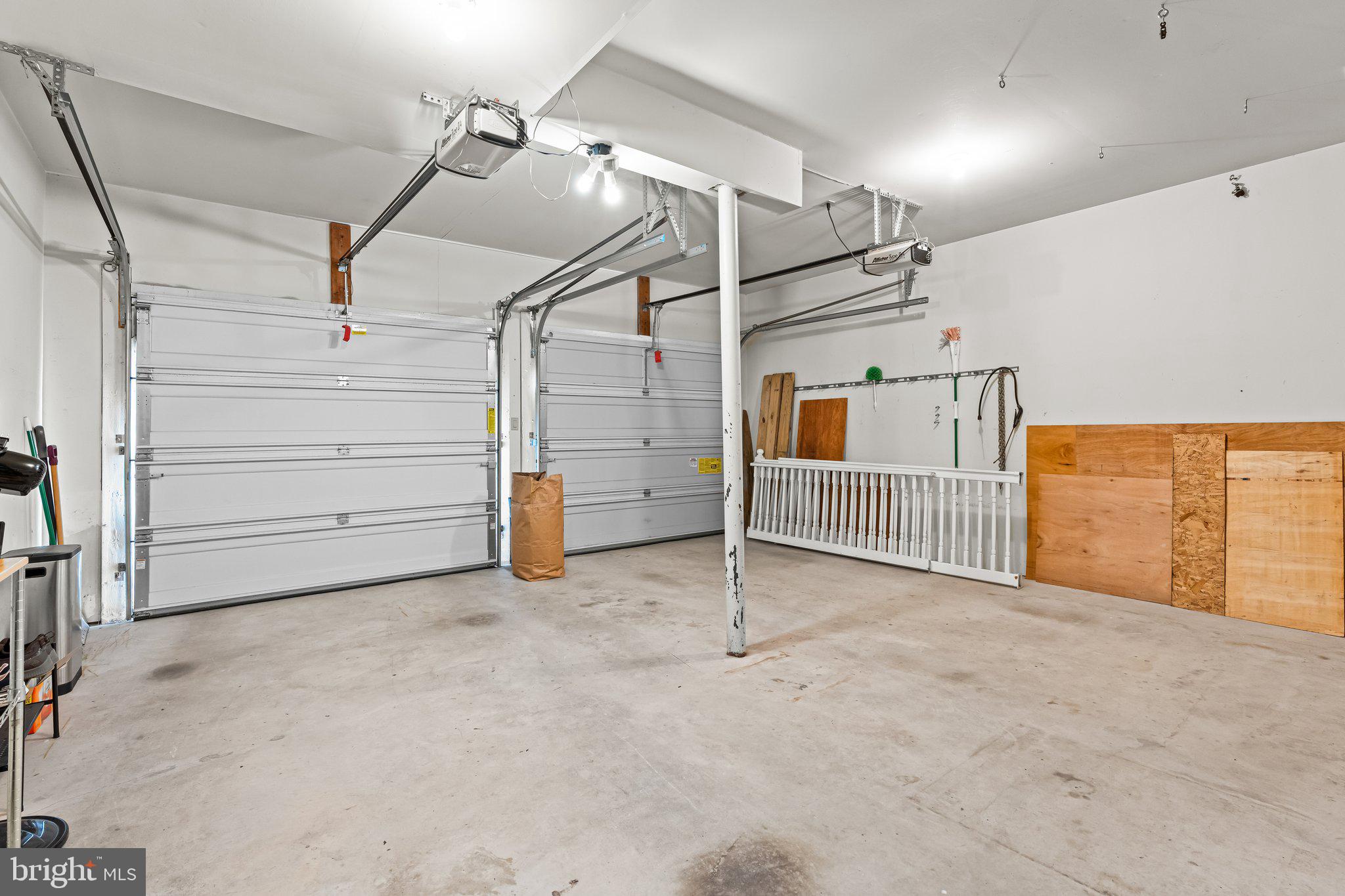 HUNTERS RUN - Residential