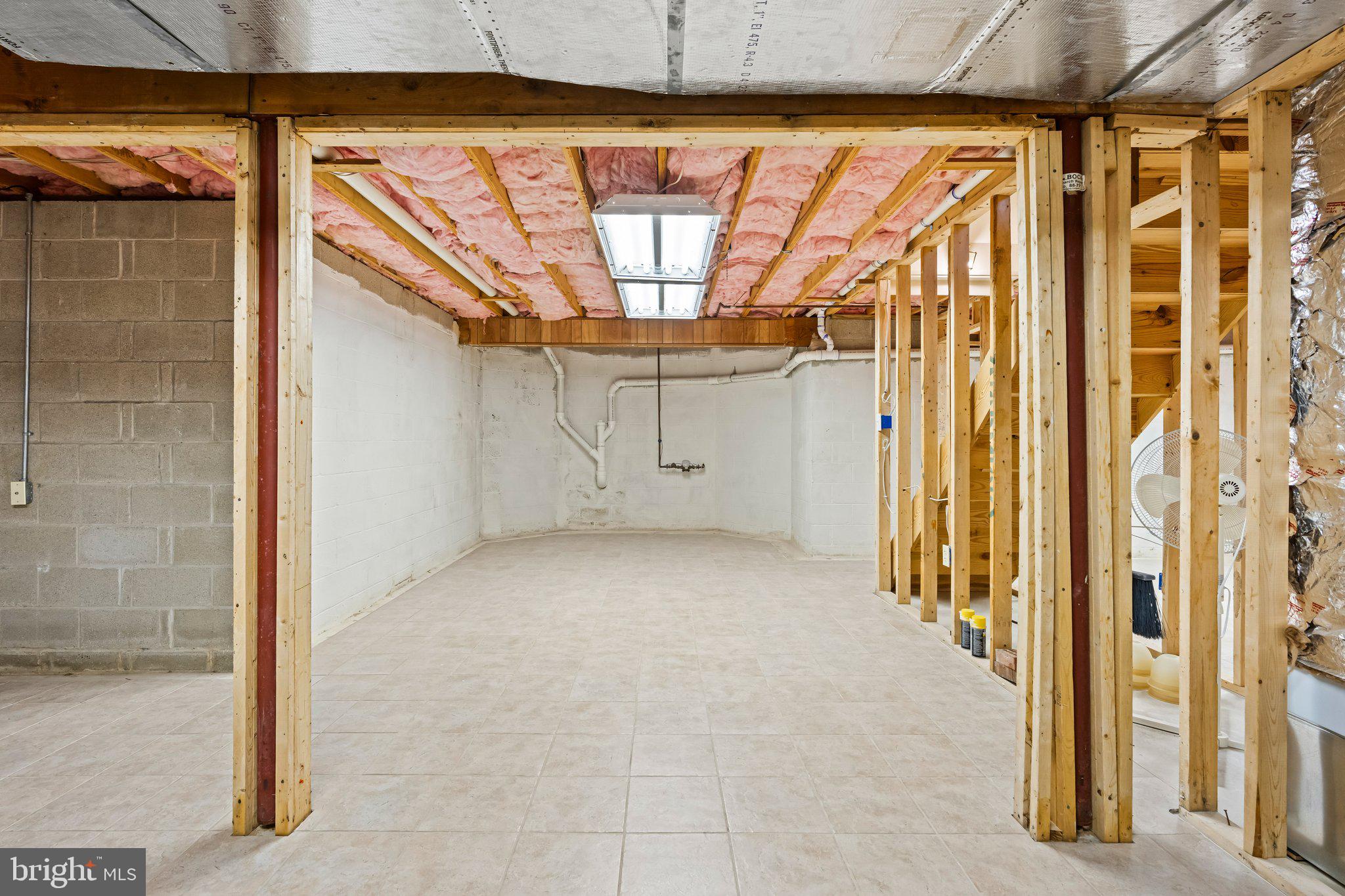 HUNTERS RUN - Residential