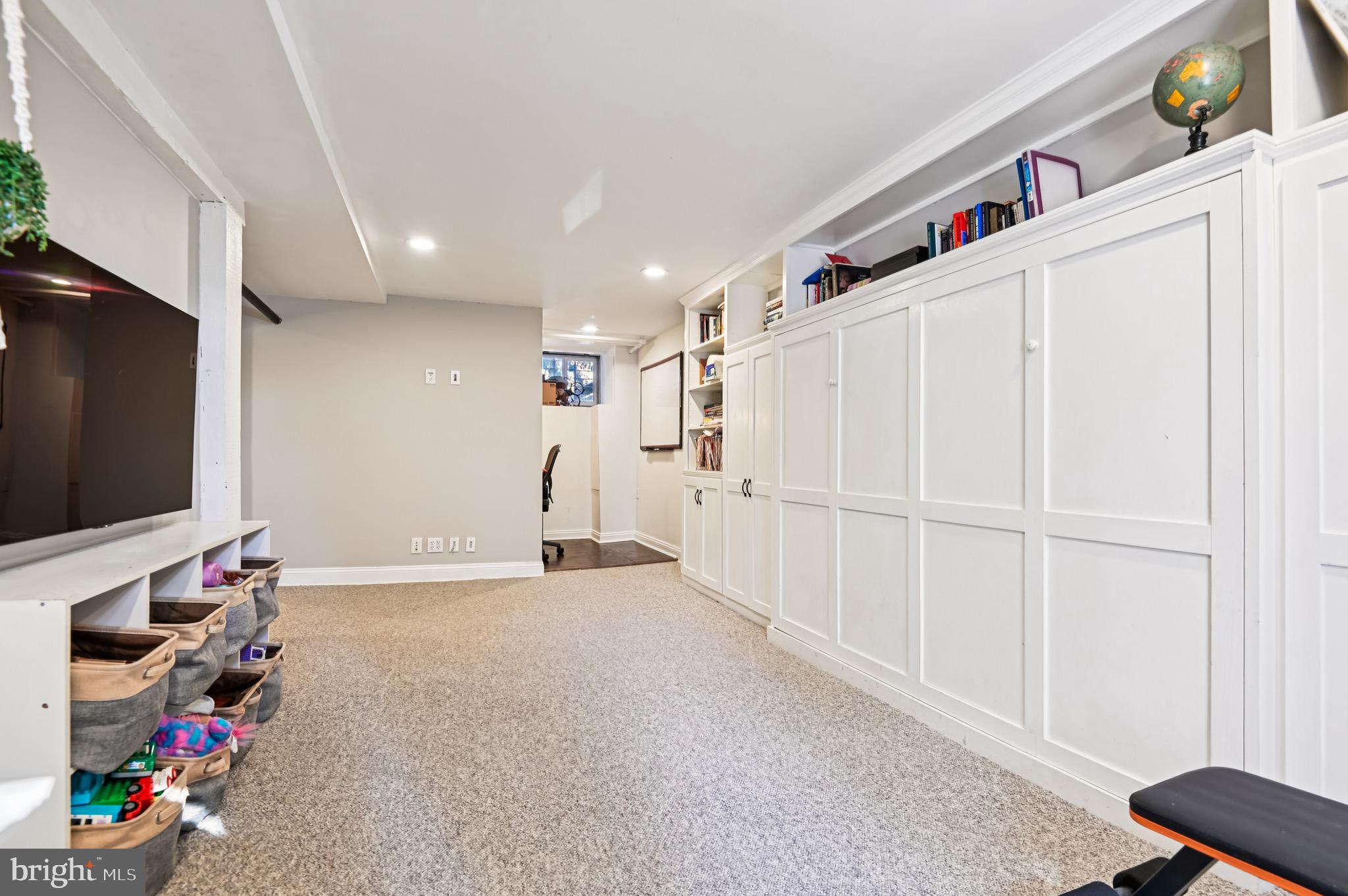 WYMAN PARK HAMPDEN - Residential