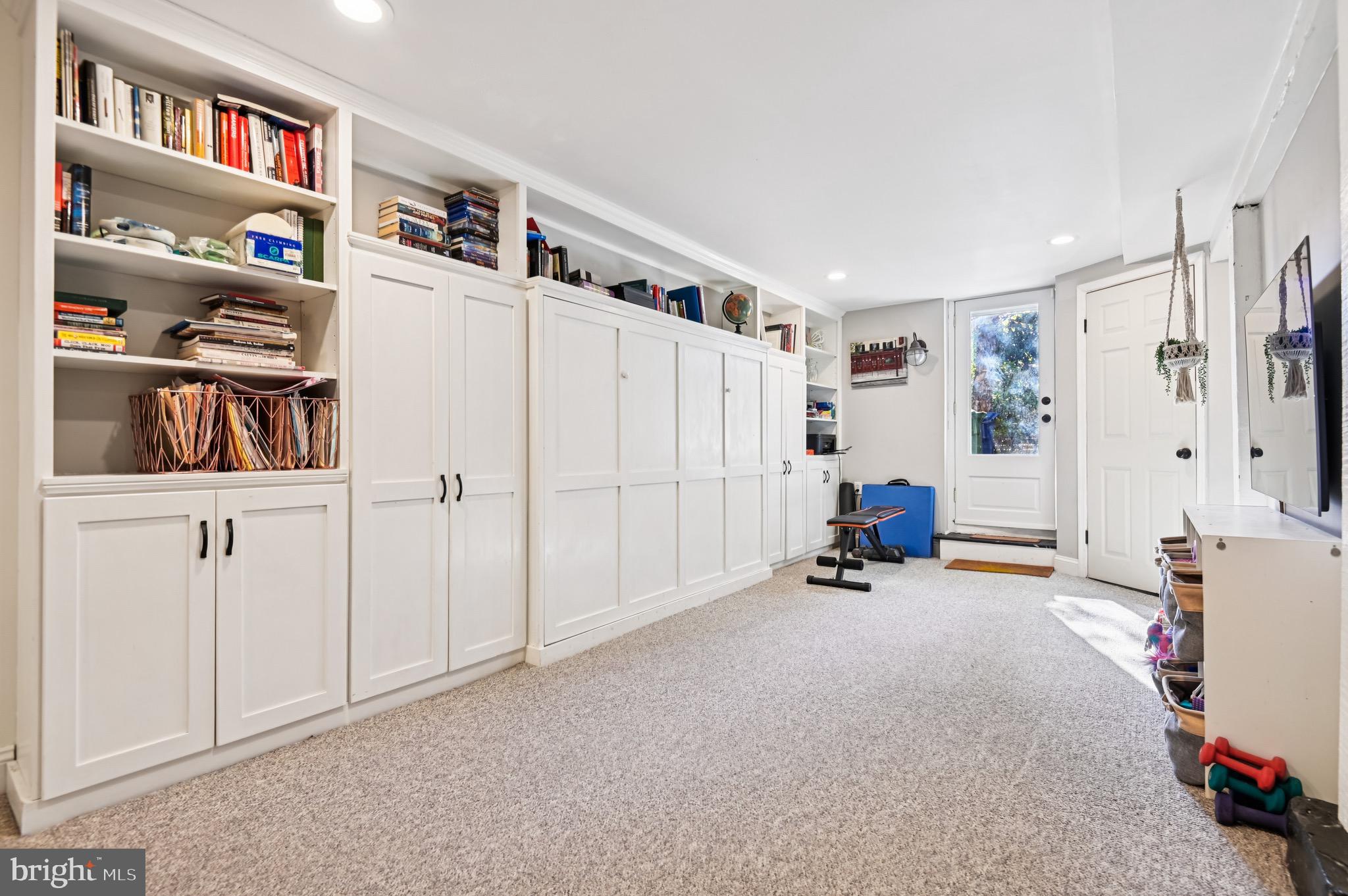 WYMAN PARK HAMPDEN - Residential