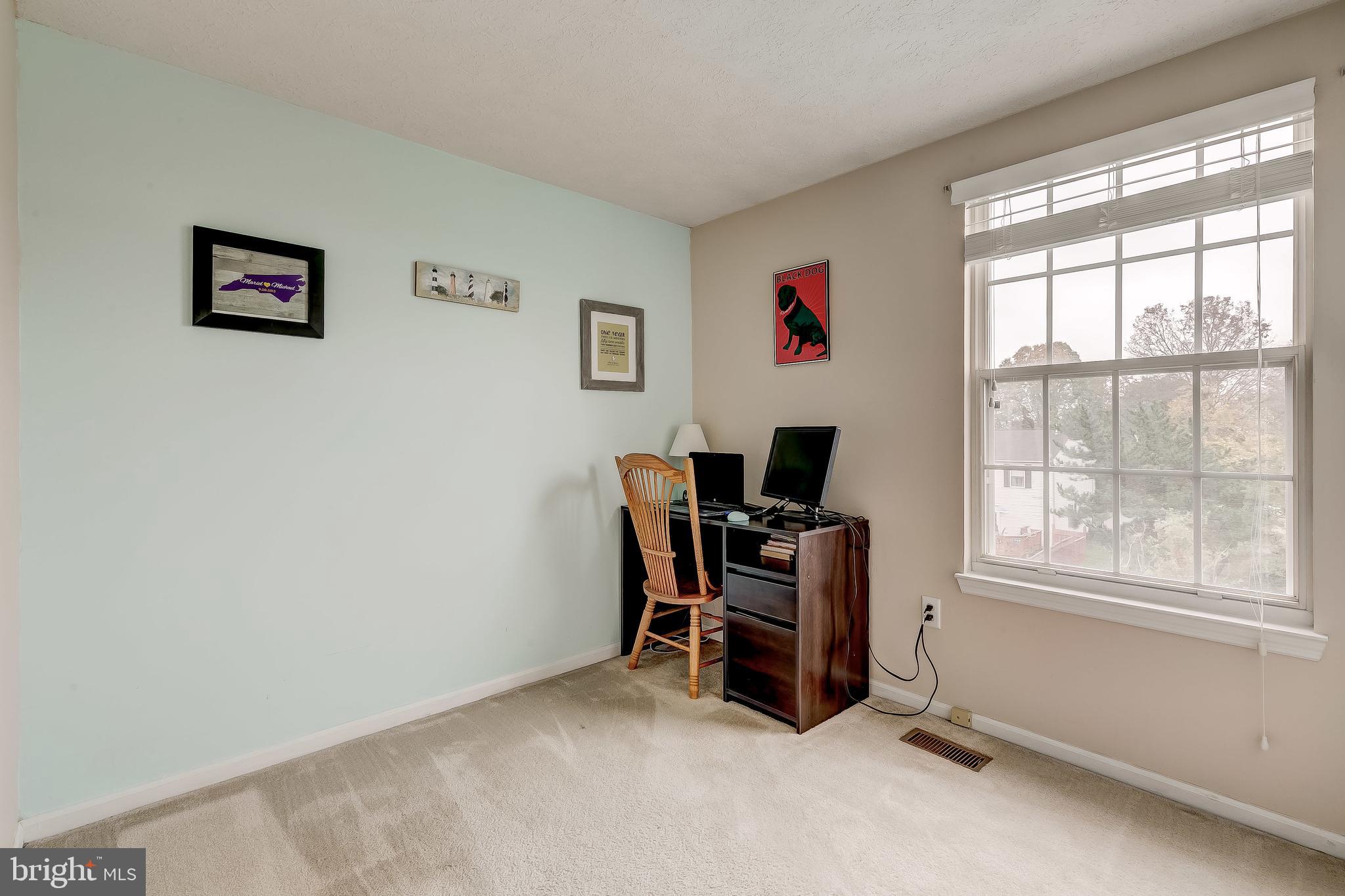 CONSTANT FRIENDSHIP - Residential