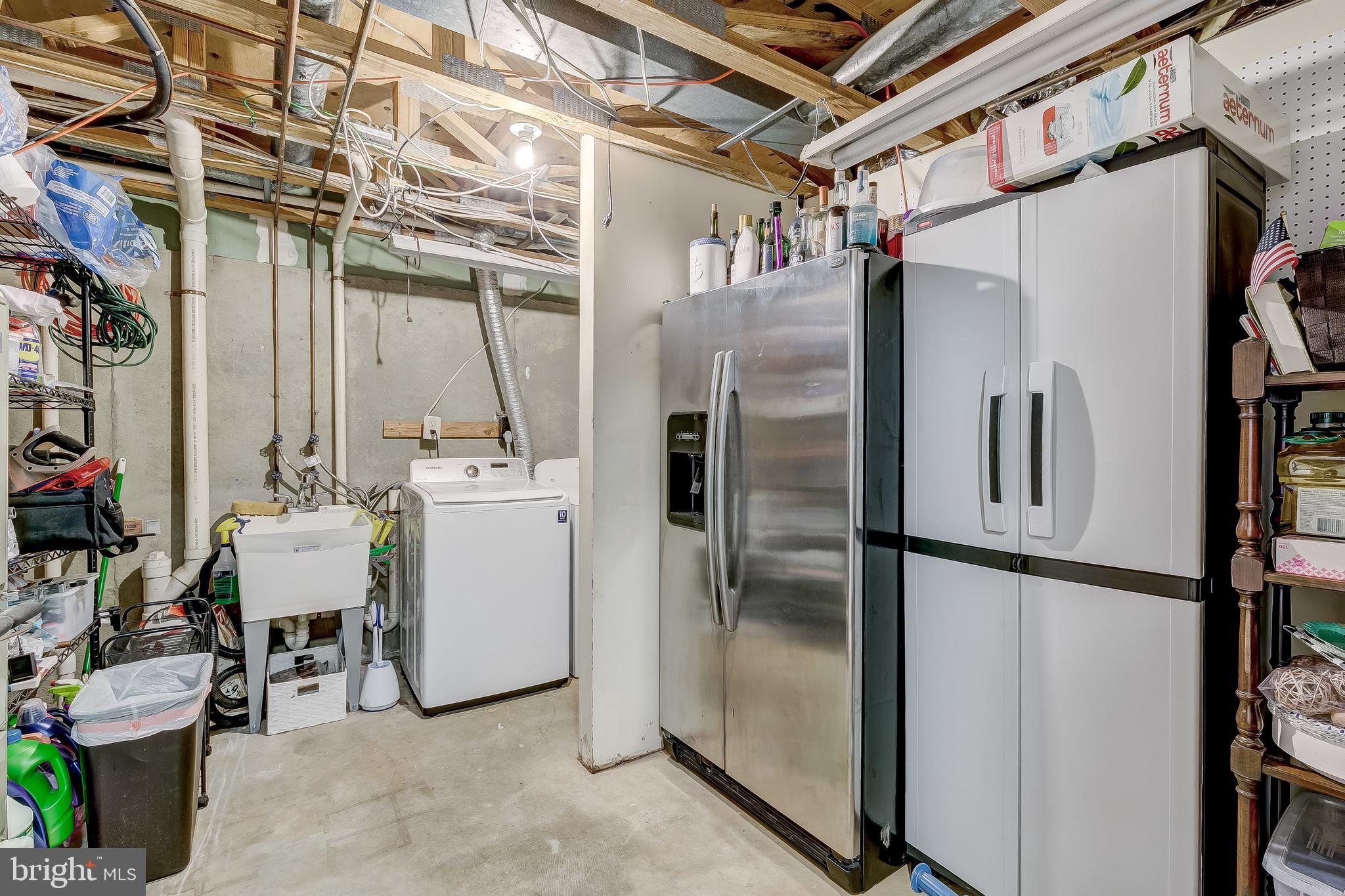 CONSTANT FRIENDSHIP - Residential