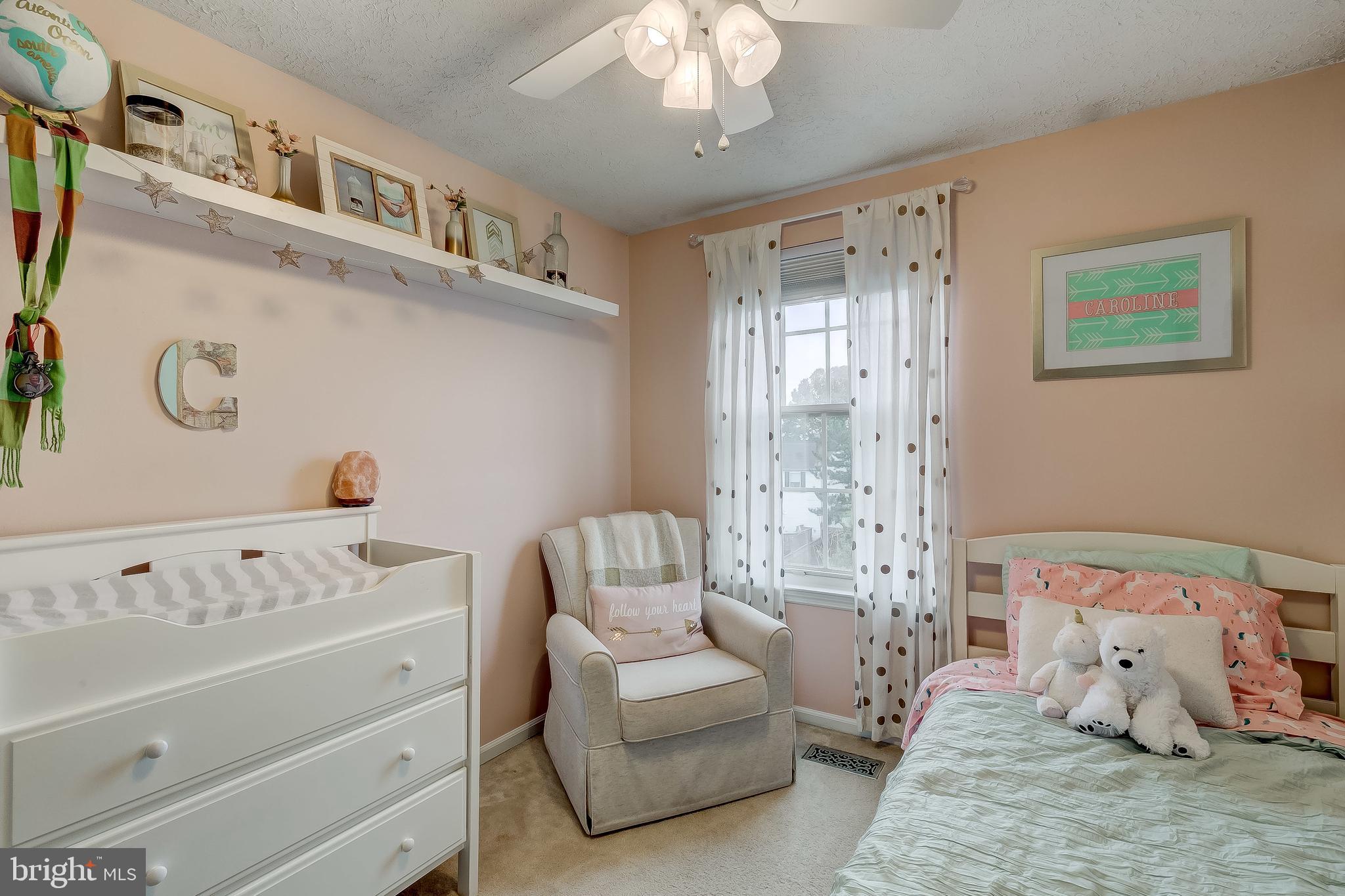 CONSTANT FRIENDSHIP - Residential