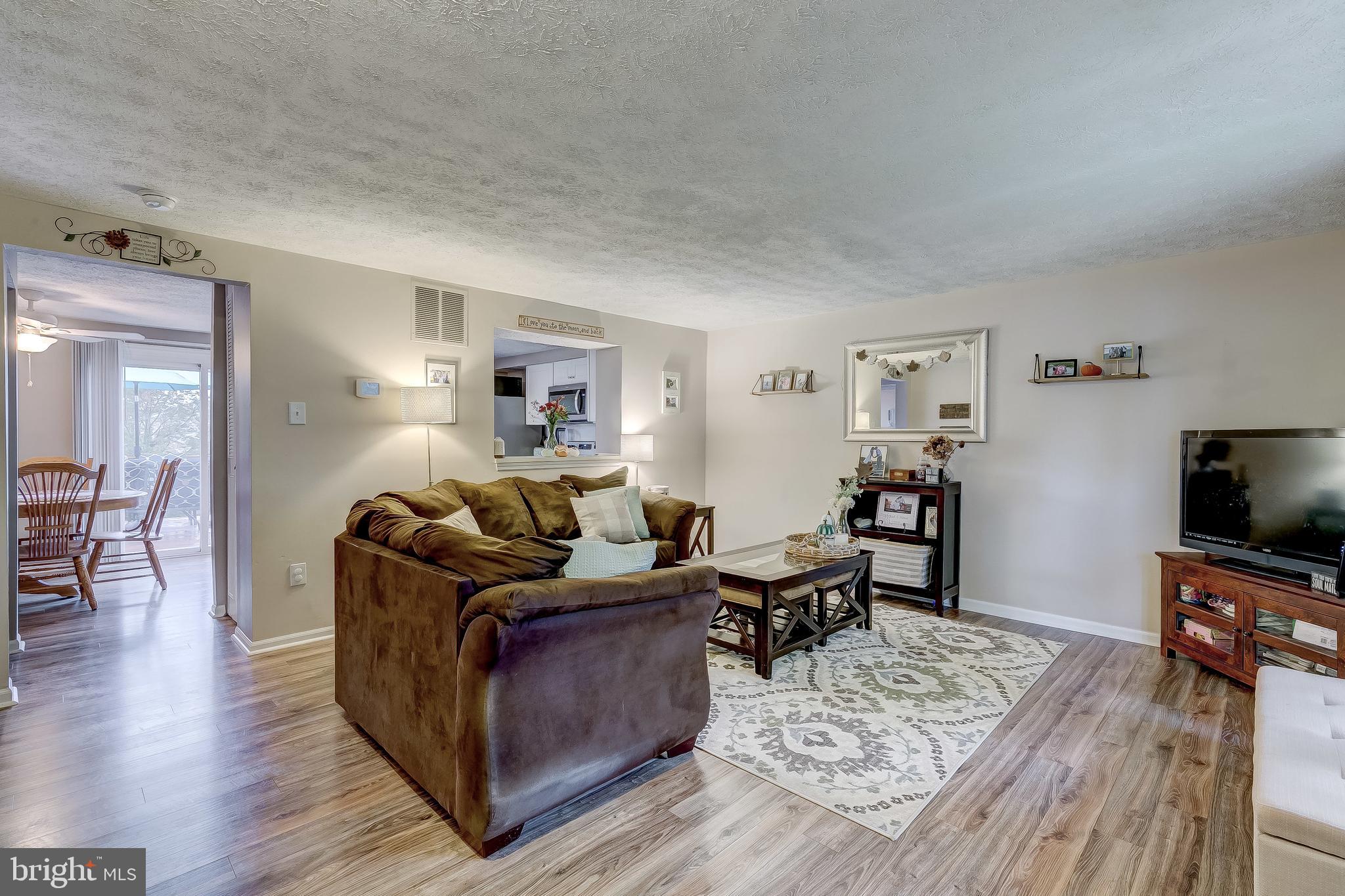 CONSTANT FRIENDSHIP - Residential