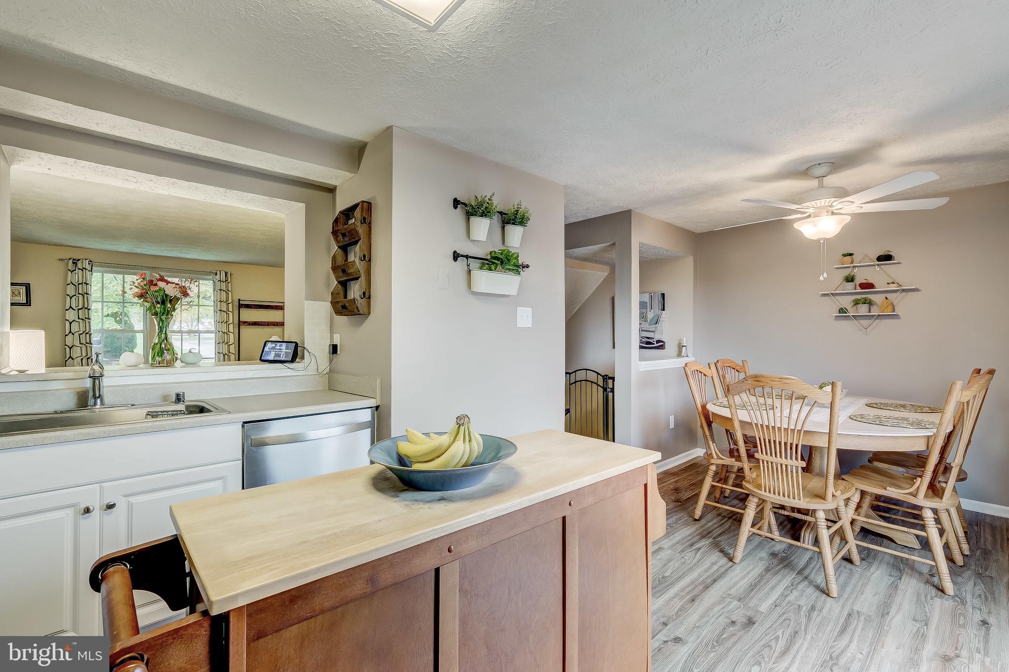 CONSTANT FRIENDSHIP - Residential