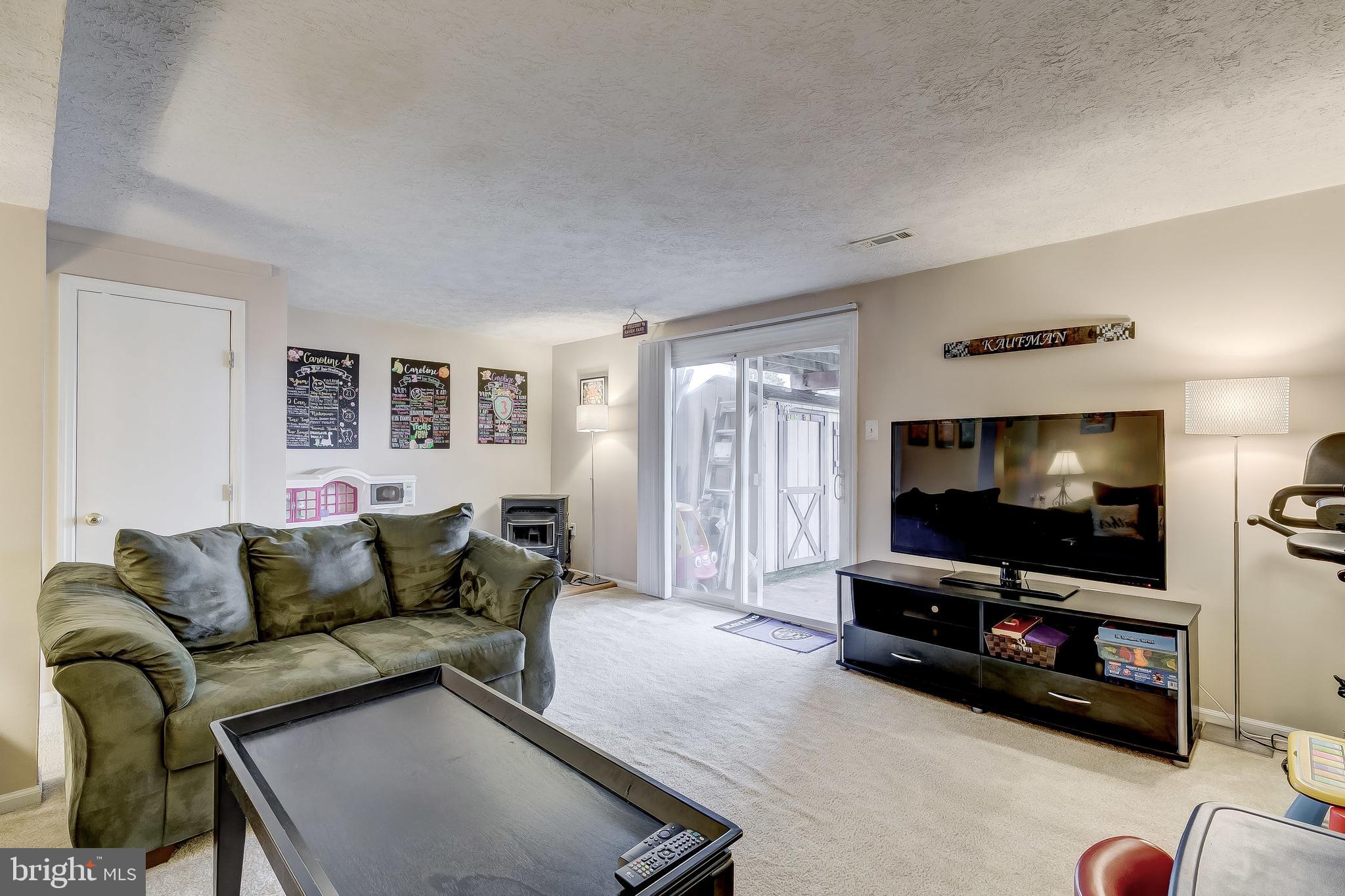 CONSTANT FRIENDSHIP - Residential