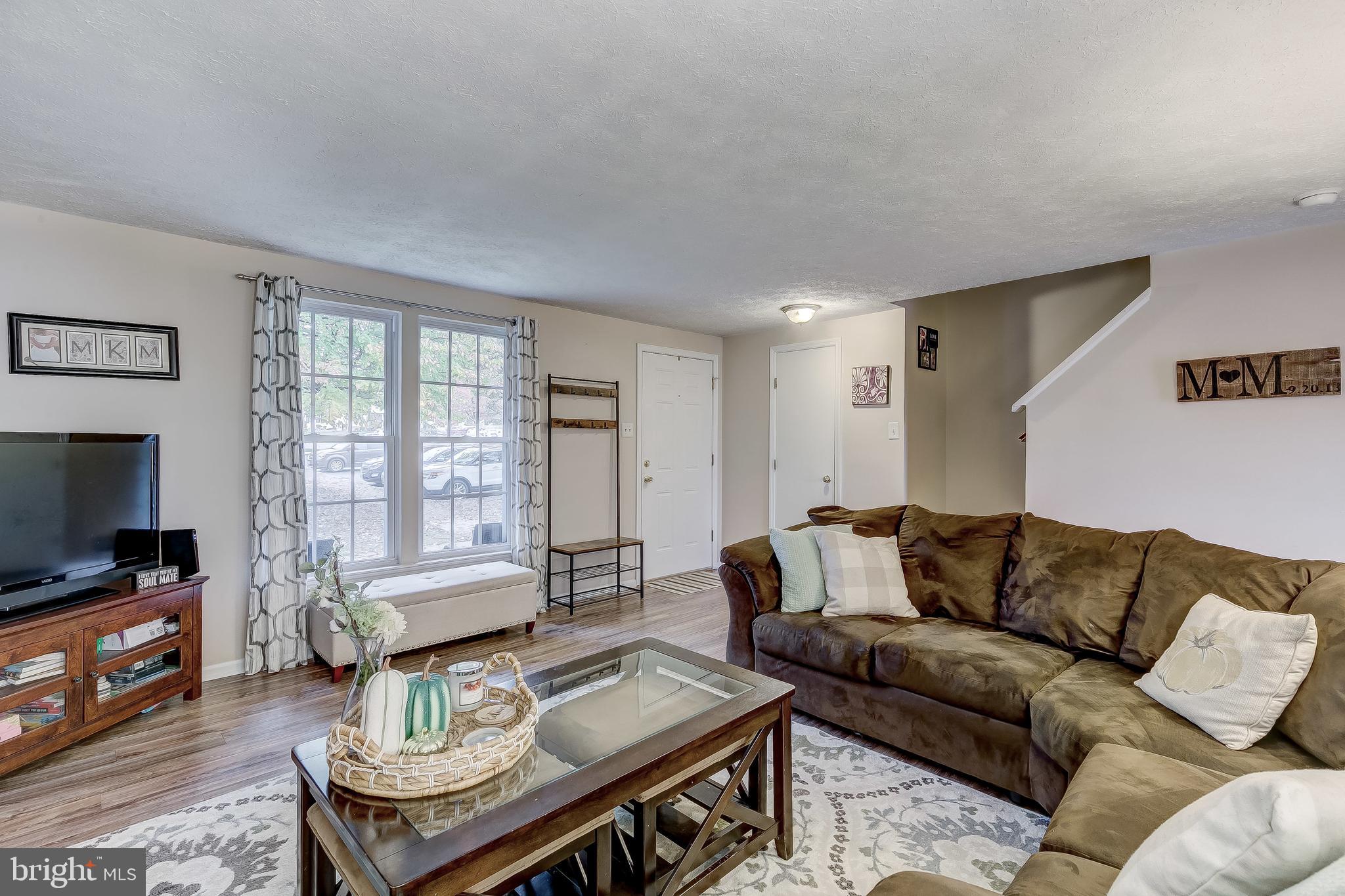 CONSTANT FRIENDSHIP - Residential