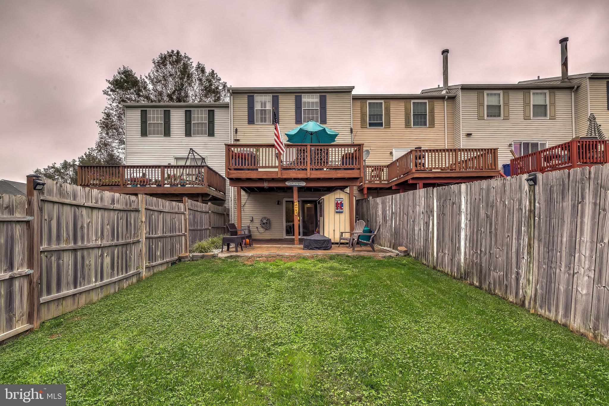 CONSTANT FRIENDSHIP - Residential