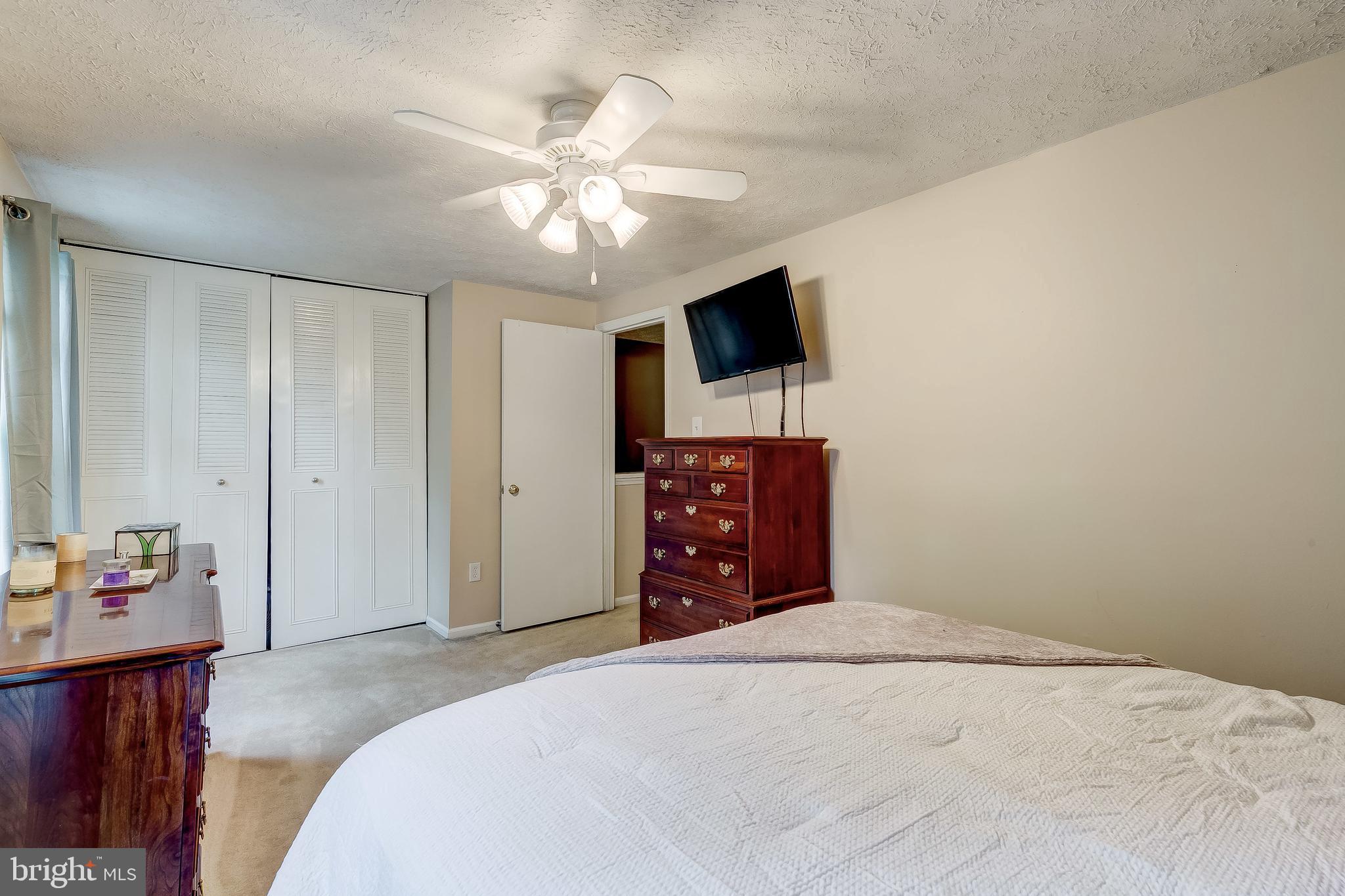 CONSTANT FRIENDSHIP - Residential