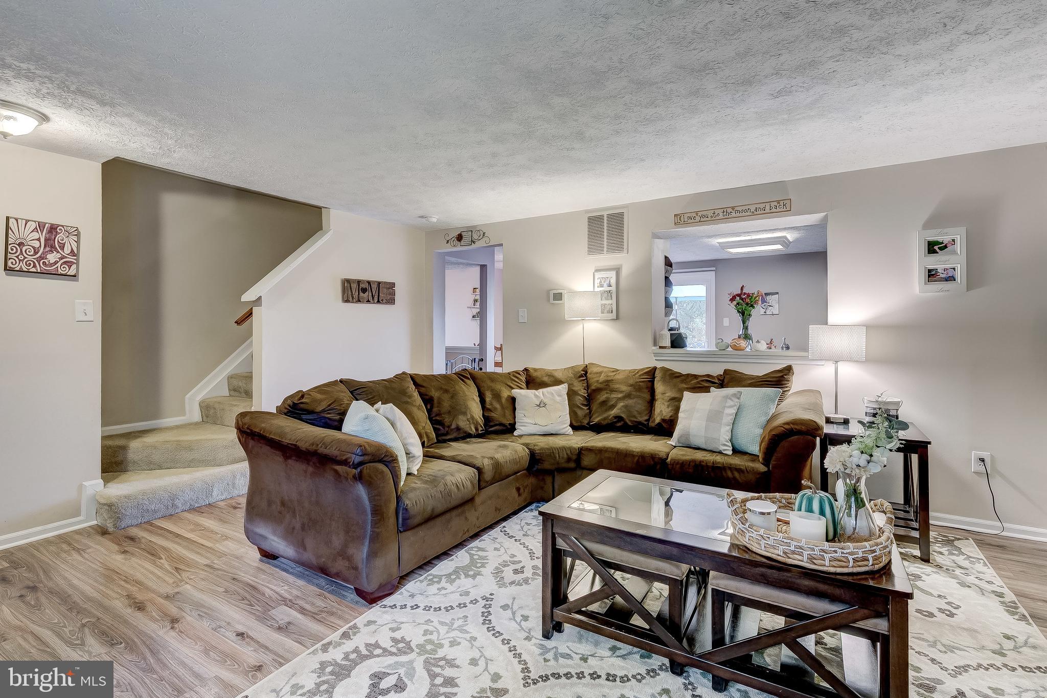 CONSTANT FRIENDSHIP - Residential