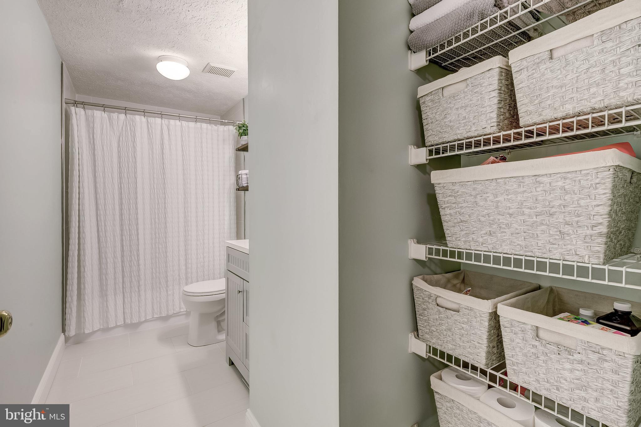 CONSTANT FRIENDSHIP - Residential