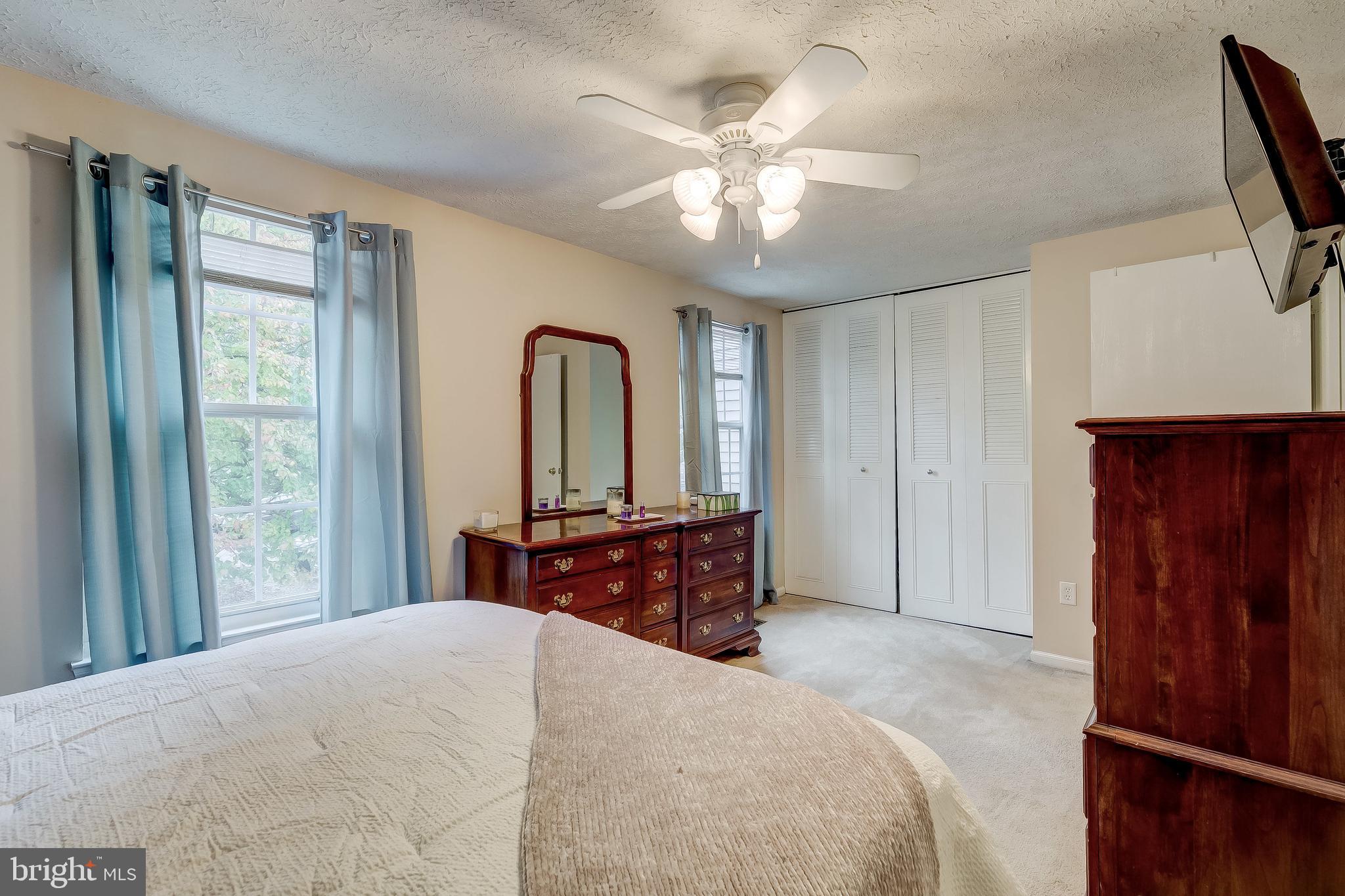 CONSTANT FRIENDSHIP - Residential