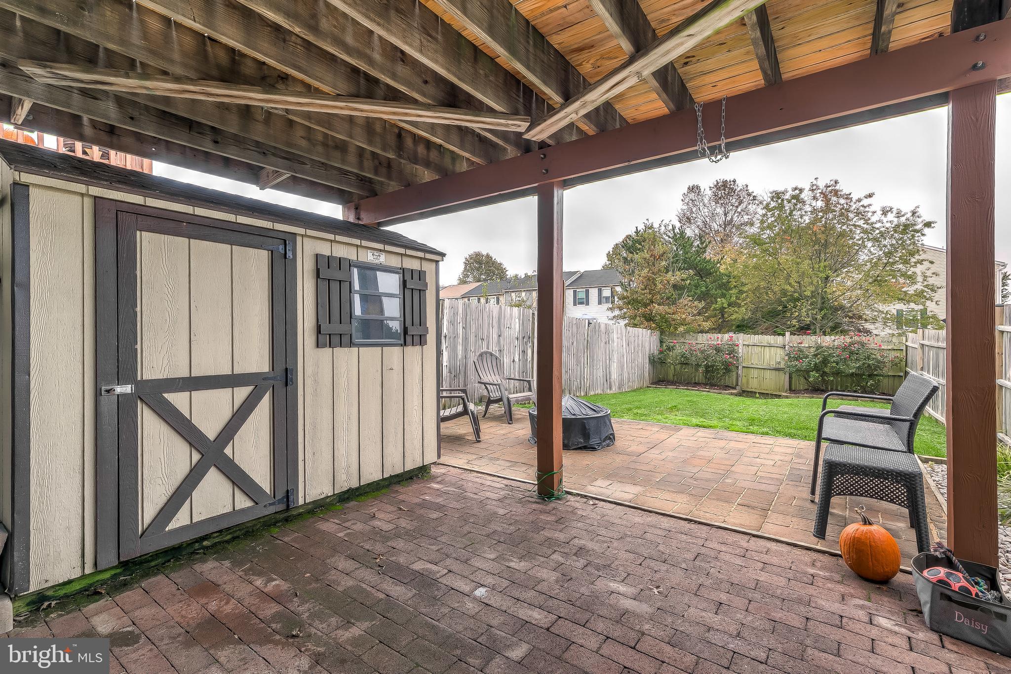 CONSTANT FRIENDSHIP - Residential