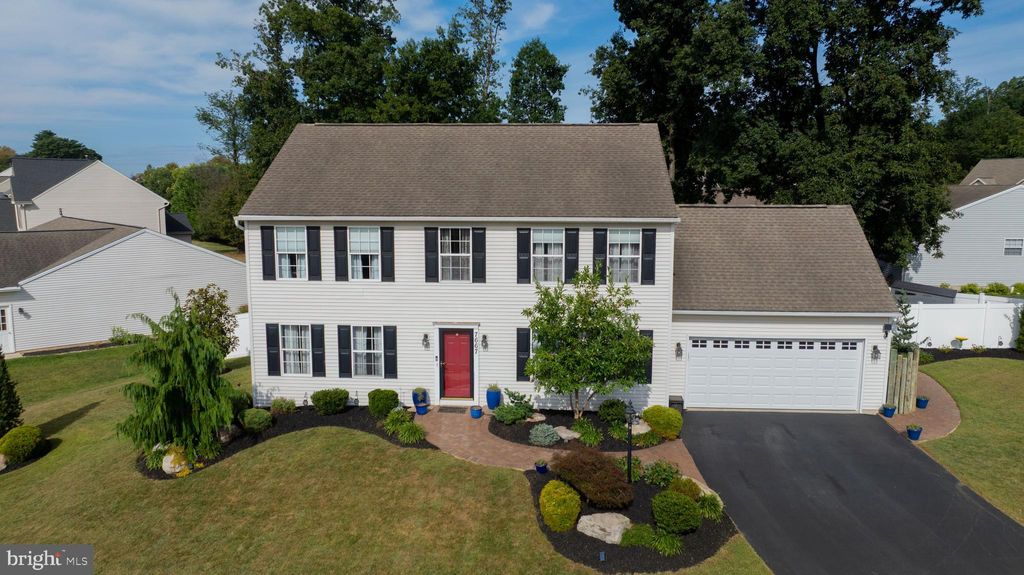 Photo of 7667 Seneca Ridge Drive, YORK, PA 17403 (MLS # PAYK2089206)