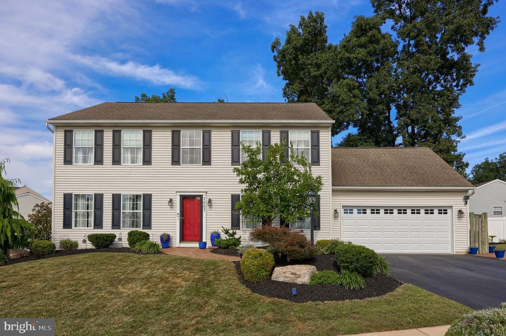 Photo of 7667 Seneca Ridge Drive, YORK, PA 17403 (MLS # PAYK2089206)
