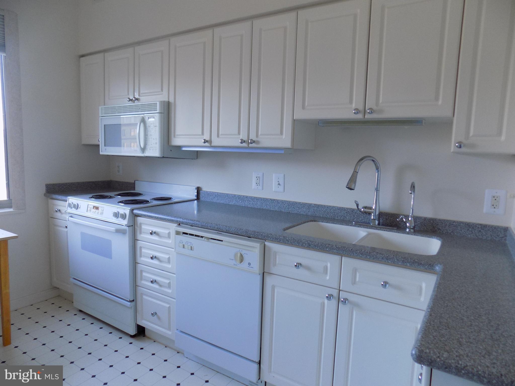 LANSDOWNE WOODS - Residential