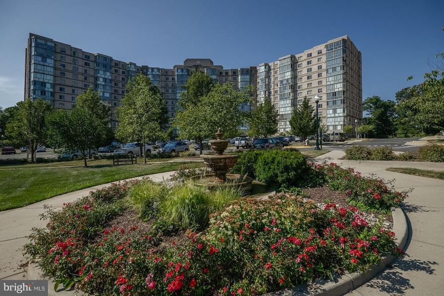 MUST BE 55+**  2 bedroom; 2 bathroom; separate dining room; huge glass enclosed sun room/balcony (with Northern exposure) and amazing views of SUGAR LOAF MOUNTAIN AND THE POTOMAC RIVER!!  The most tranquil view in Northern Virginia!! Largest master bedroom of all the floor plans; INCLUDES LARGE GARAGE PARKING SPACE and separate storage space.  GARAGE SPACE AVAILABLE FOR ADDITIONAL COST