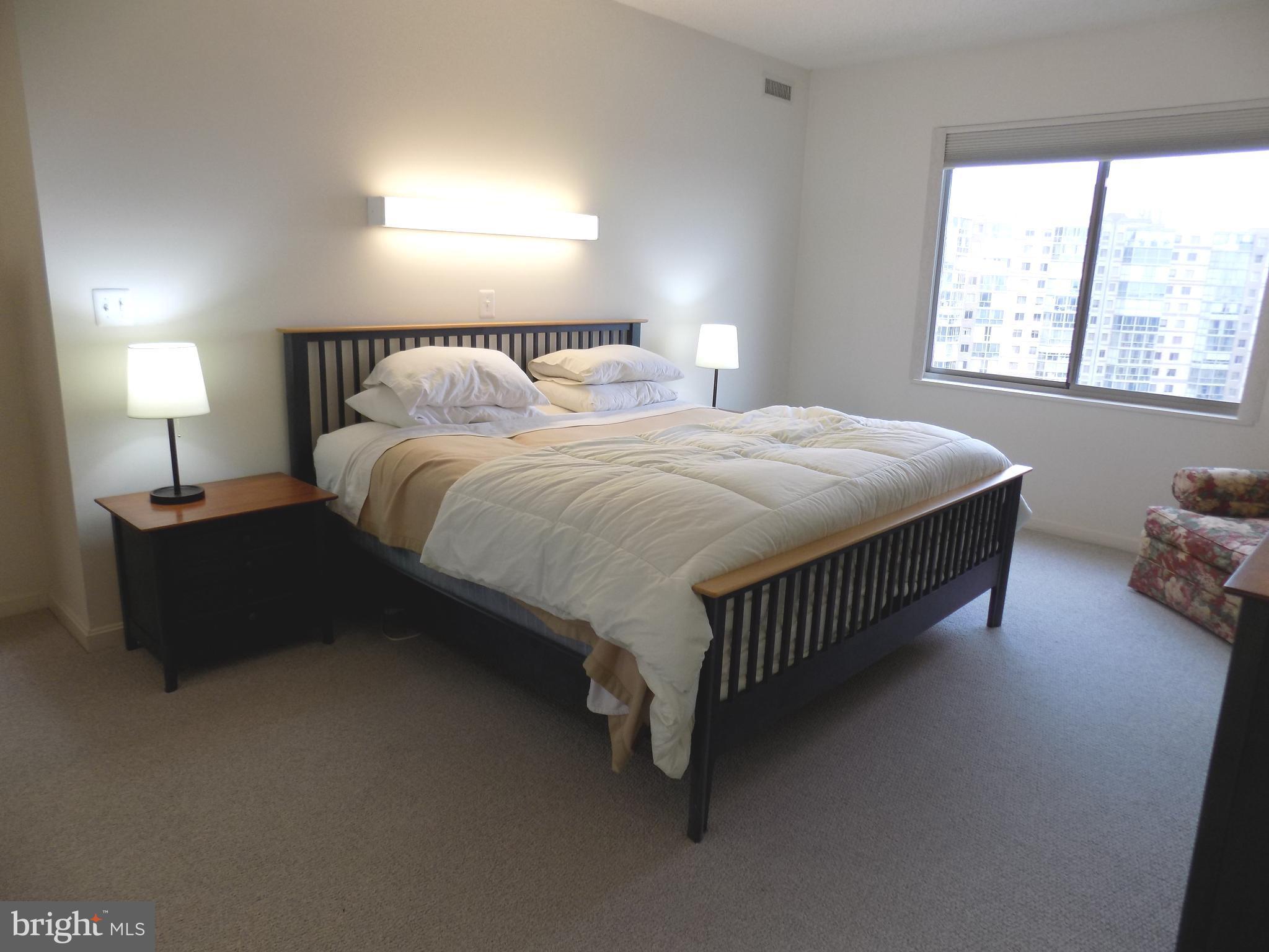 LANSDOWNE WOODS - Residential