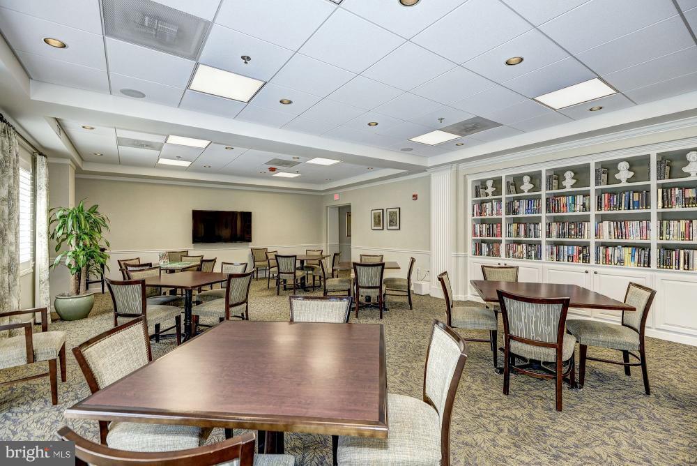 LANSDOWNE WOODS - Residential