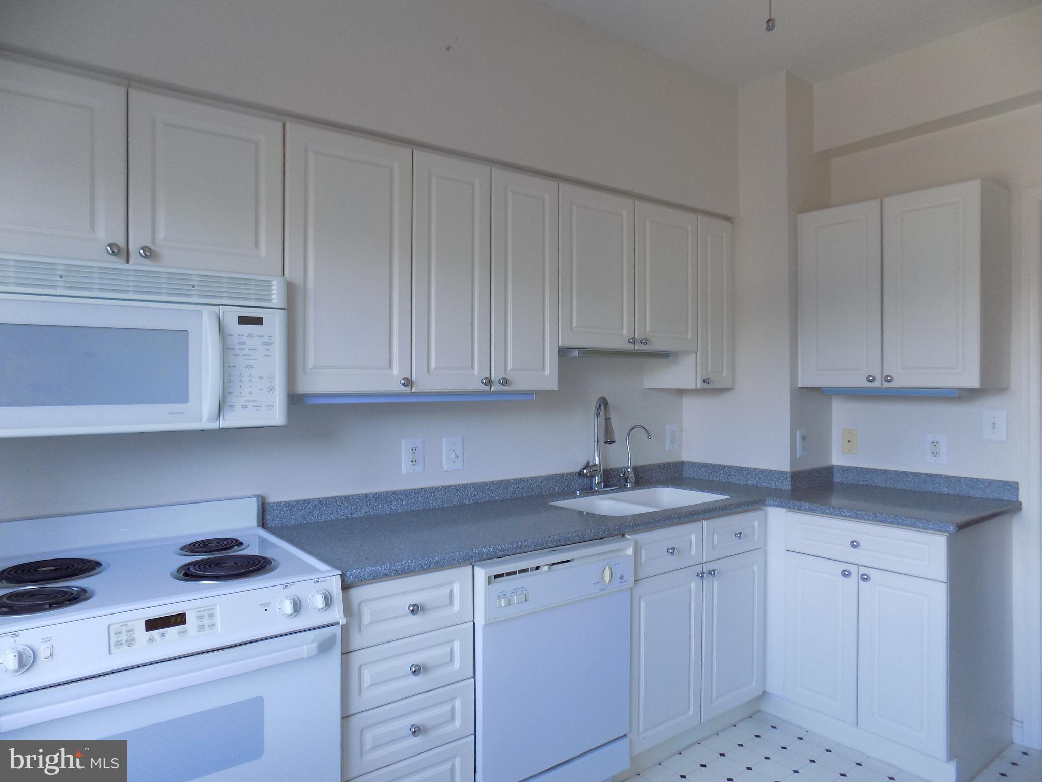 LANSDOWNE WOODS - Residential