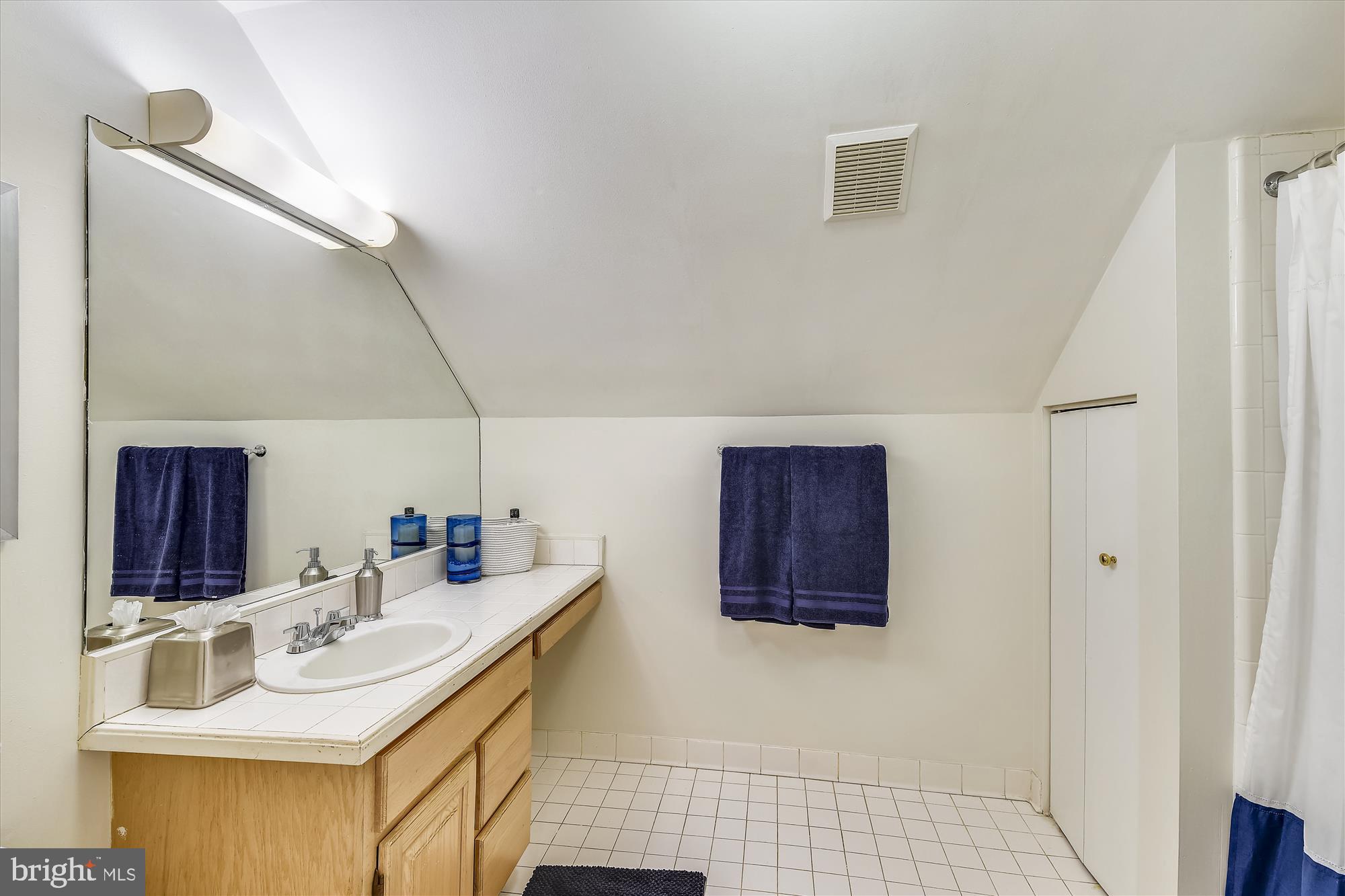 HUNTER MILL ESTATES - Residential