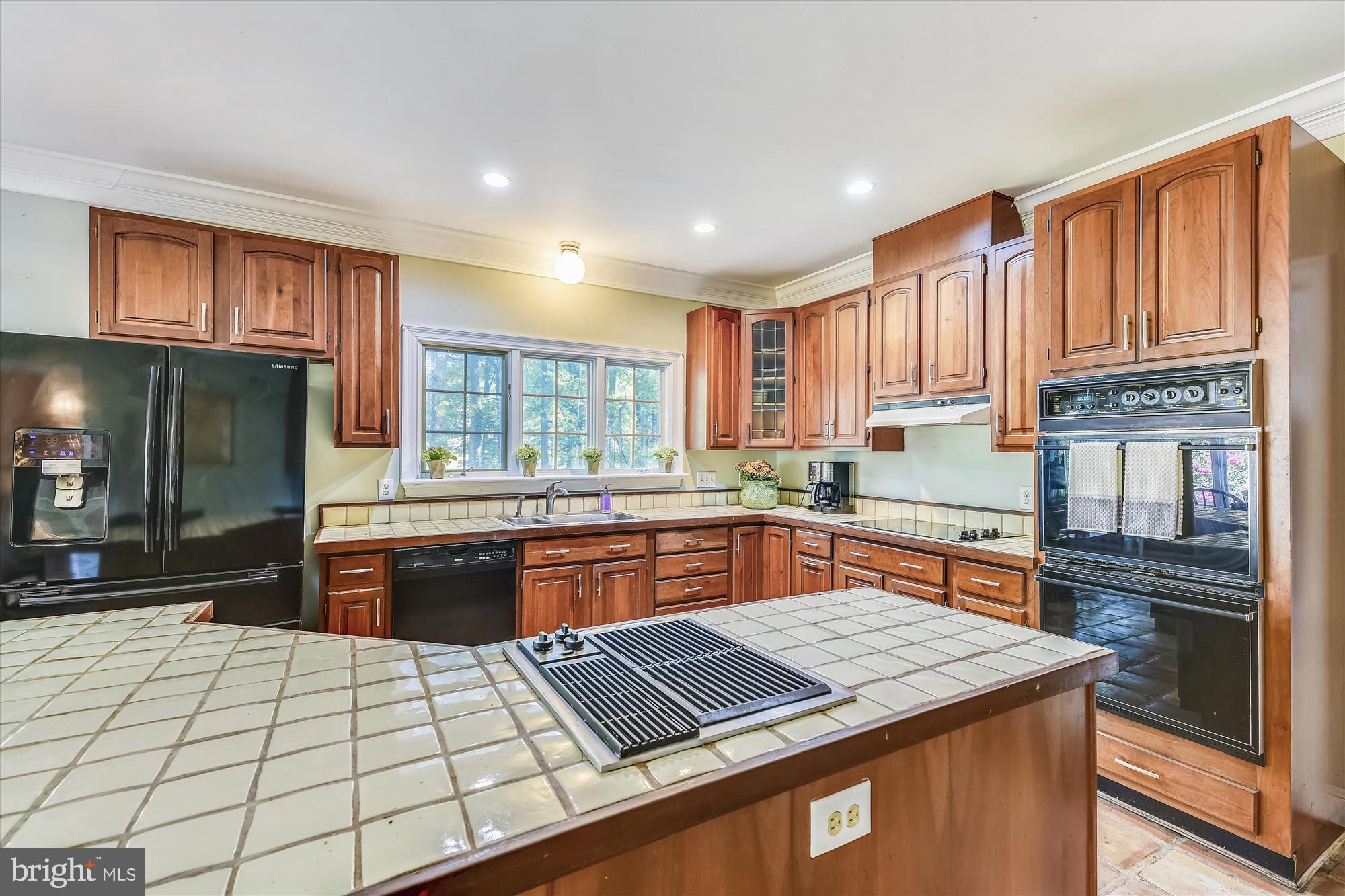 HUNTER MILL ESTATES - Residential