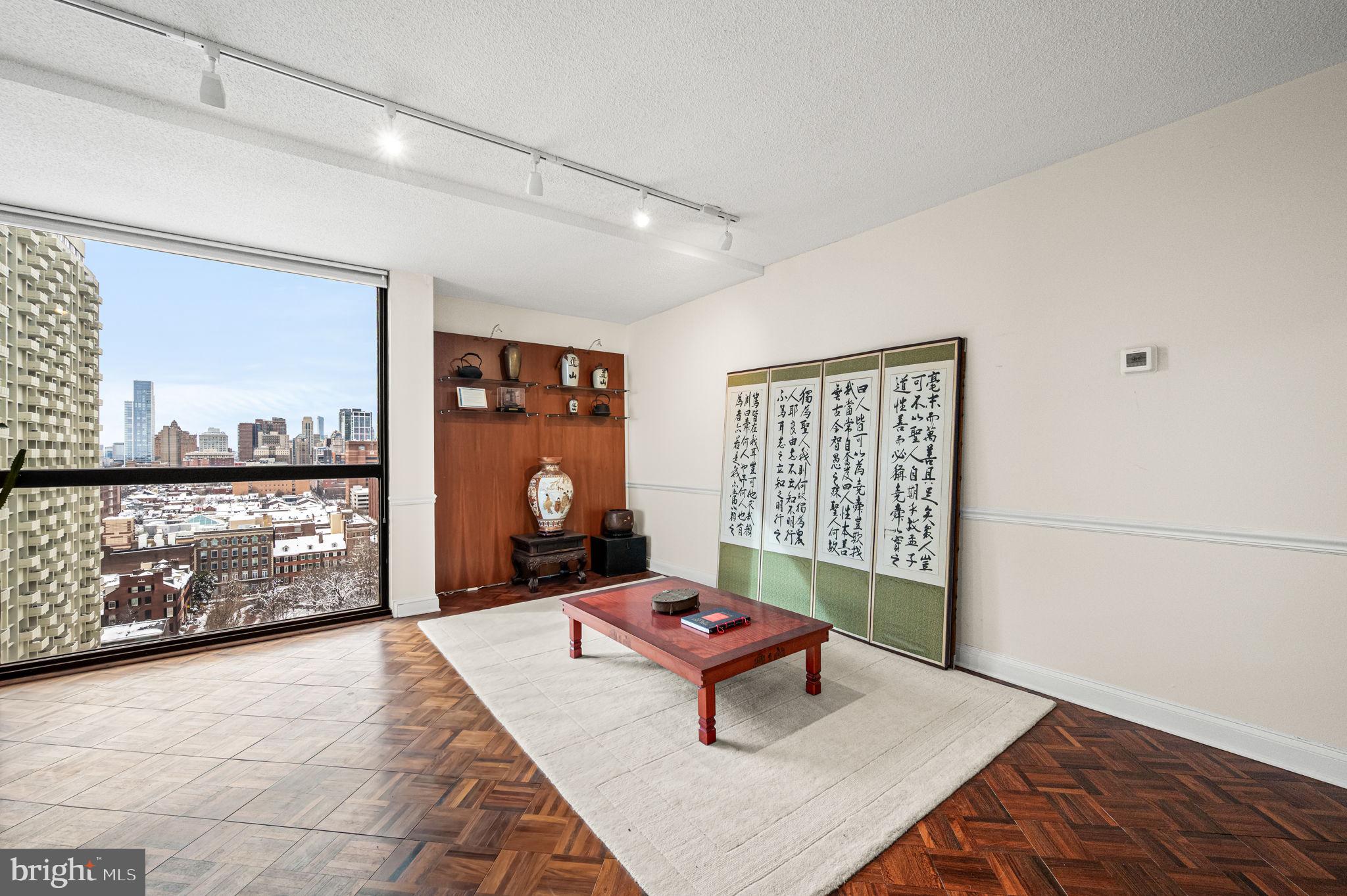 SOCIETY HILL - Residential