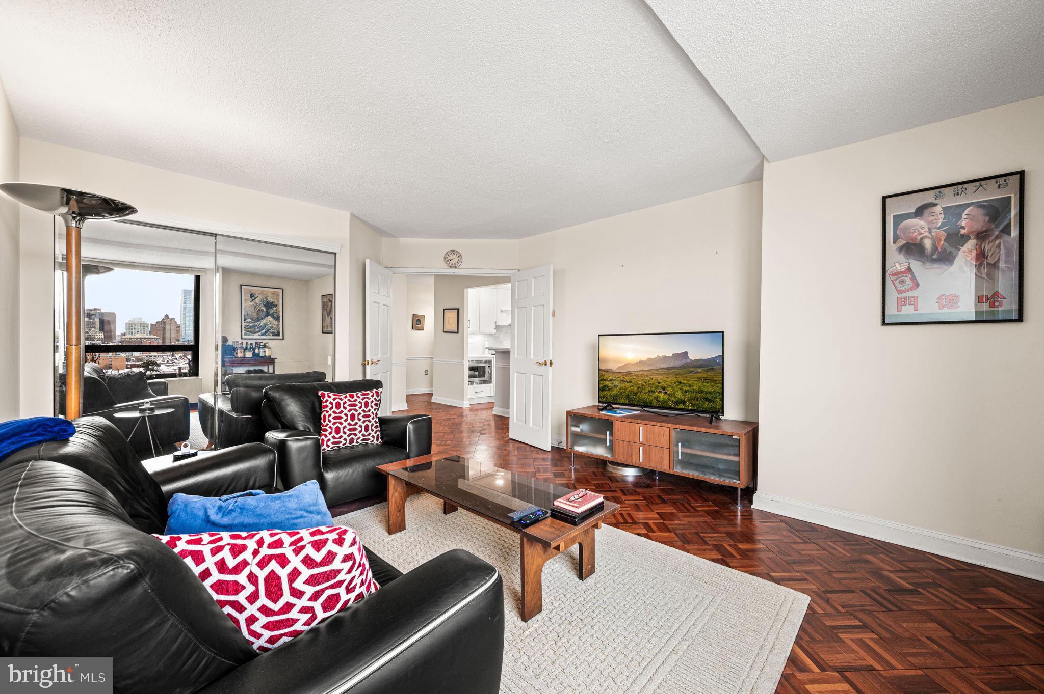 SOCIETY HILL - Residential