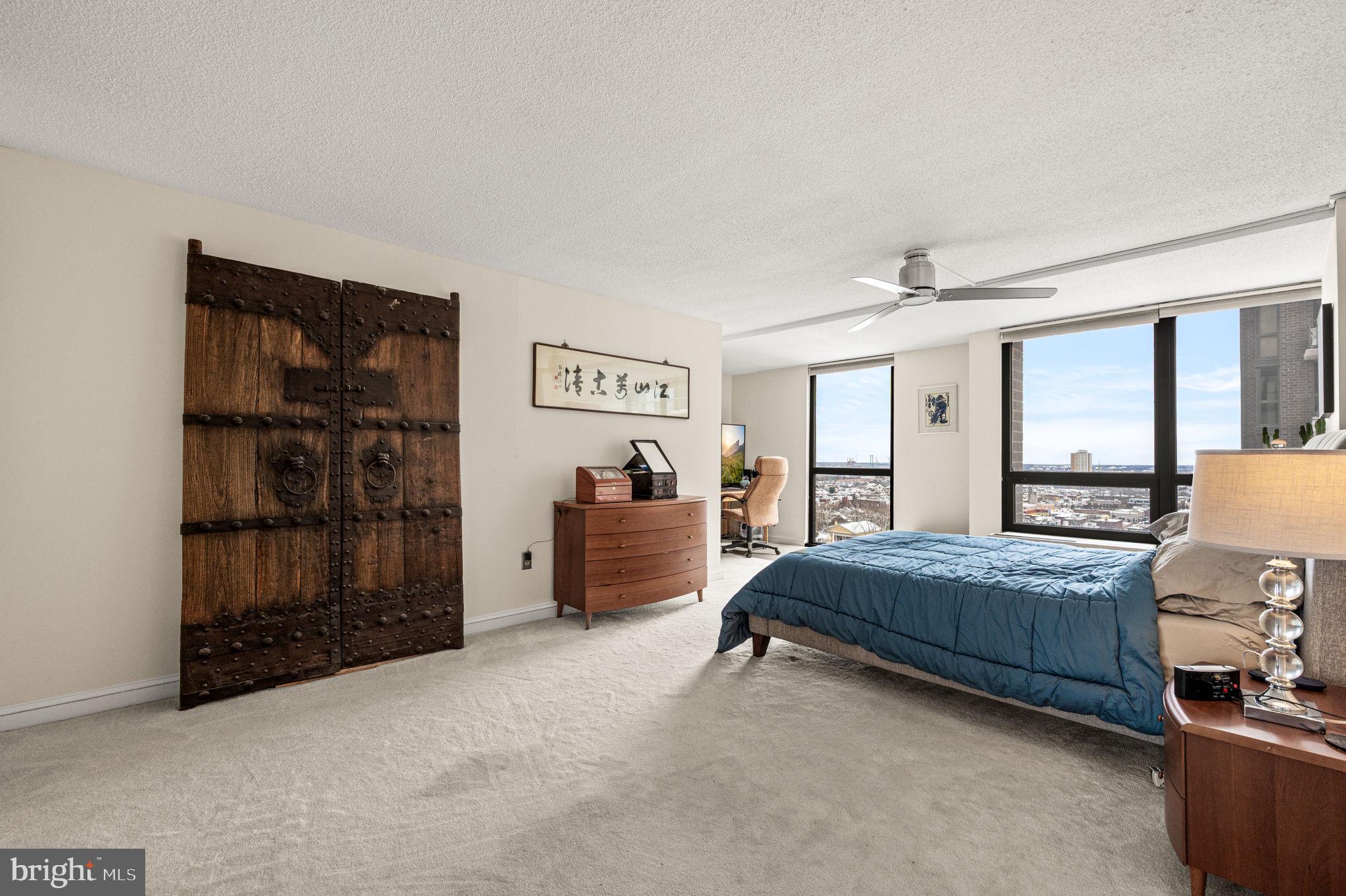 SOCIETY HILL - Residential